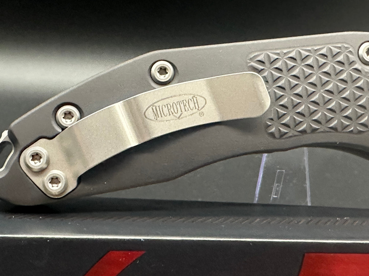 Microtech Stitch Auto – A Stonewash Standard 169-10