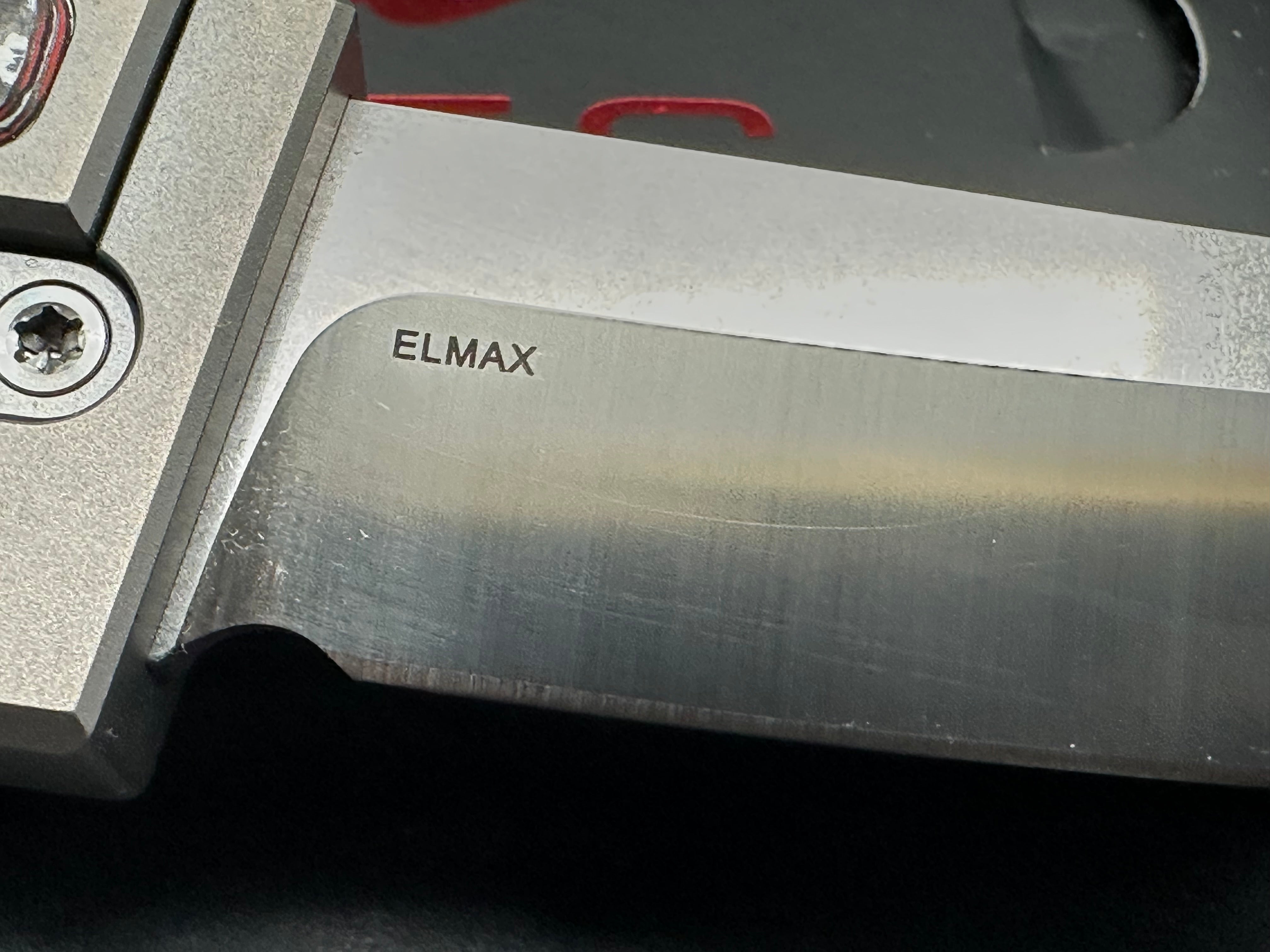 Reate Knives - EXO-M/Grey Ti Frame + Red Marble Fat Carbon Inlays/Tanto Elmax