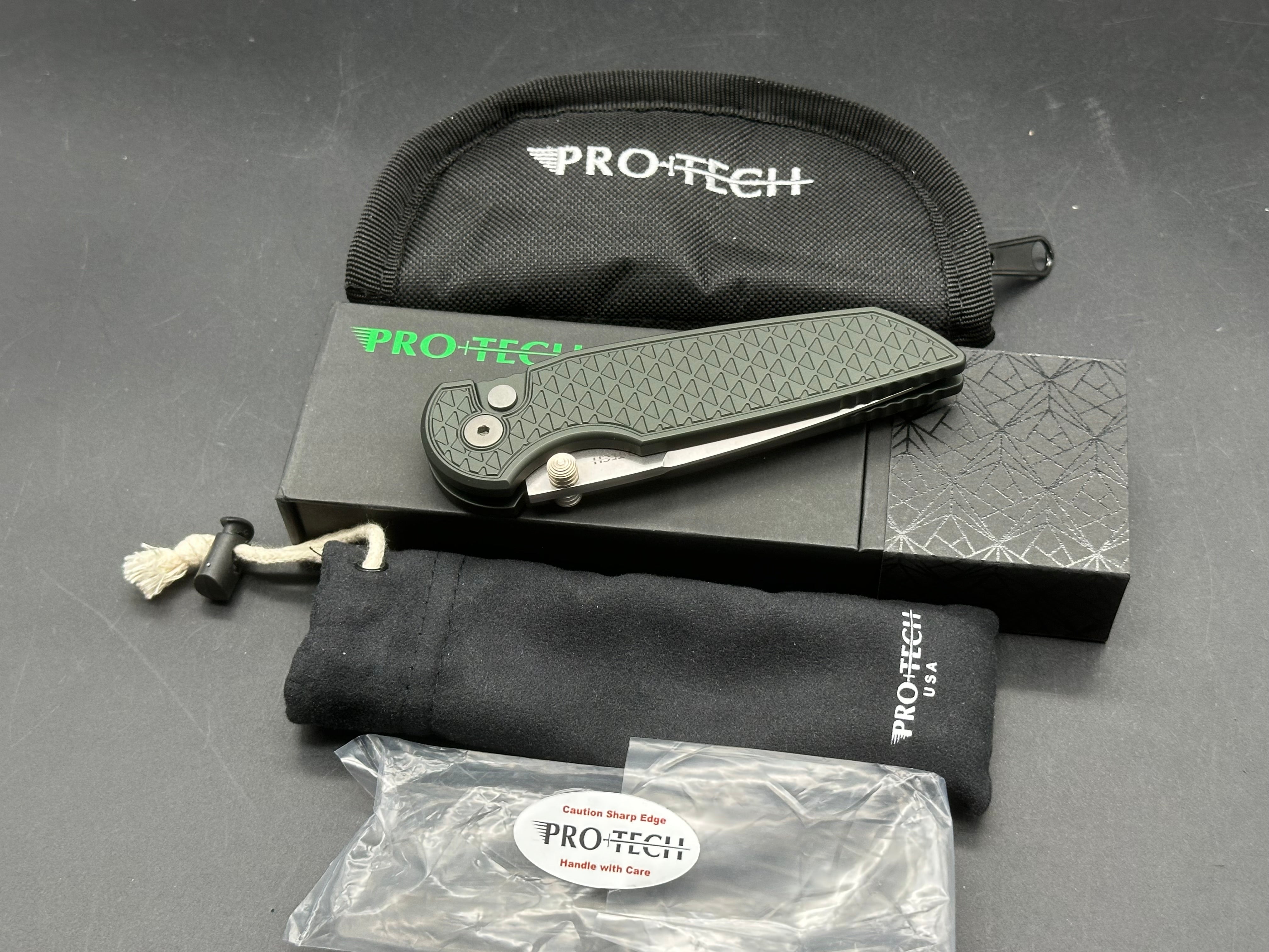 ProTech TR-3 Integrity 3.5" CPM S35VN Stonewash Blade with Dark Green Relic Aluminum Scales