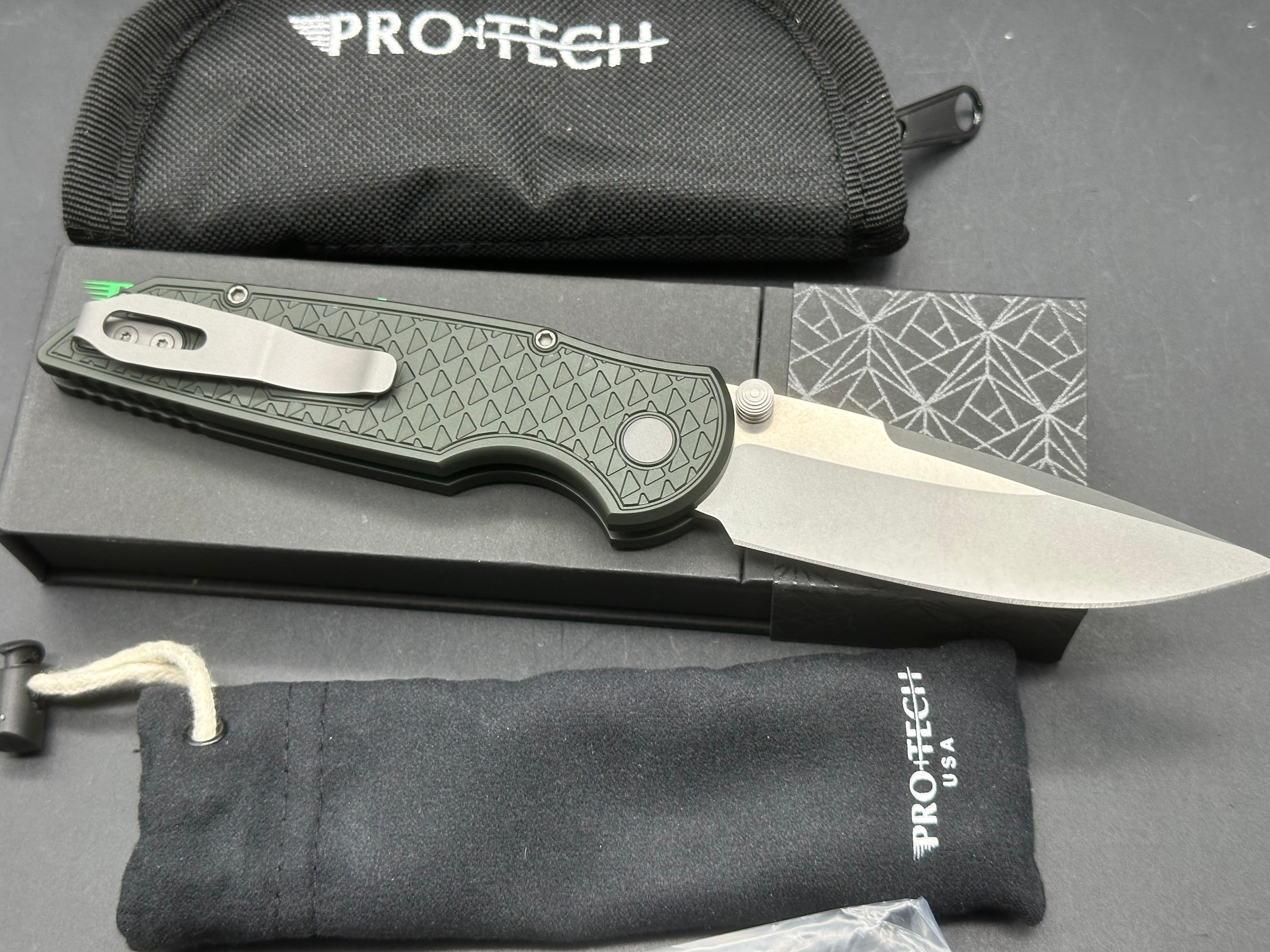 ProTech TR-3 Integrity 3.5" CPM S35VN Stonewash Blade with Dark Green Relic Aluminum Scales