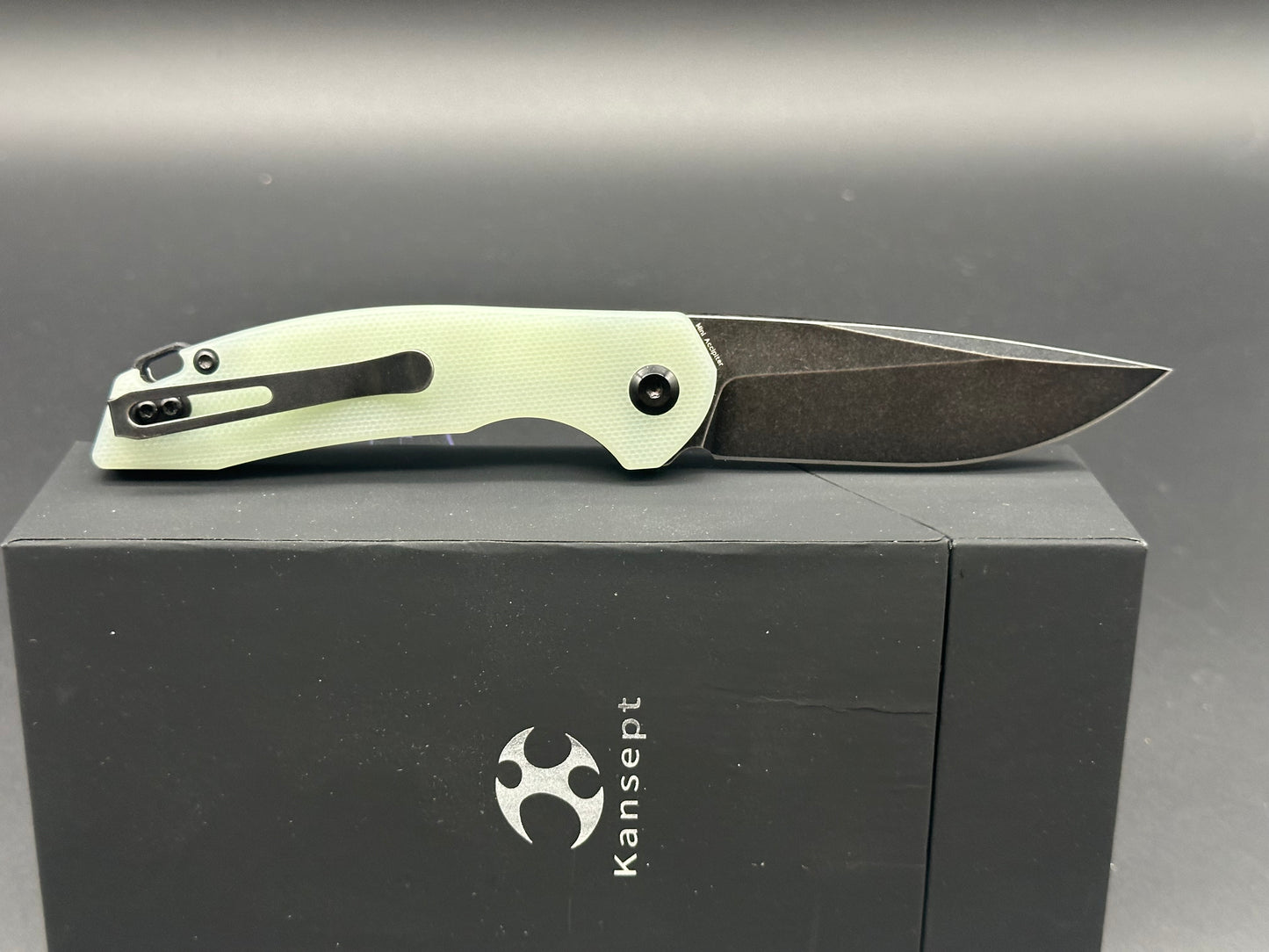 Kansept Mini Accipiter Jade G10 scales w/154cm black blade