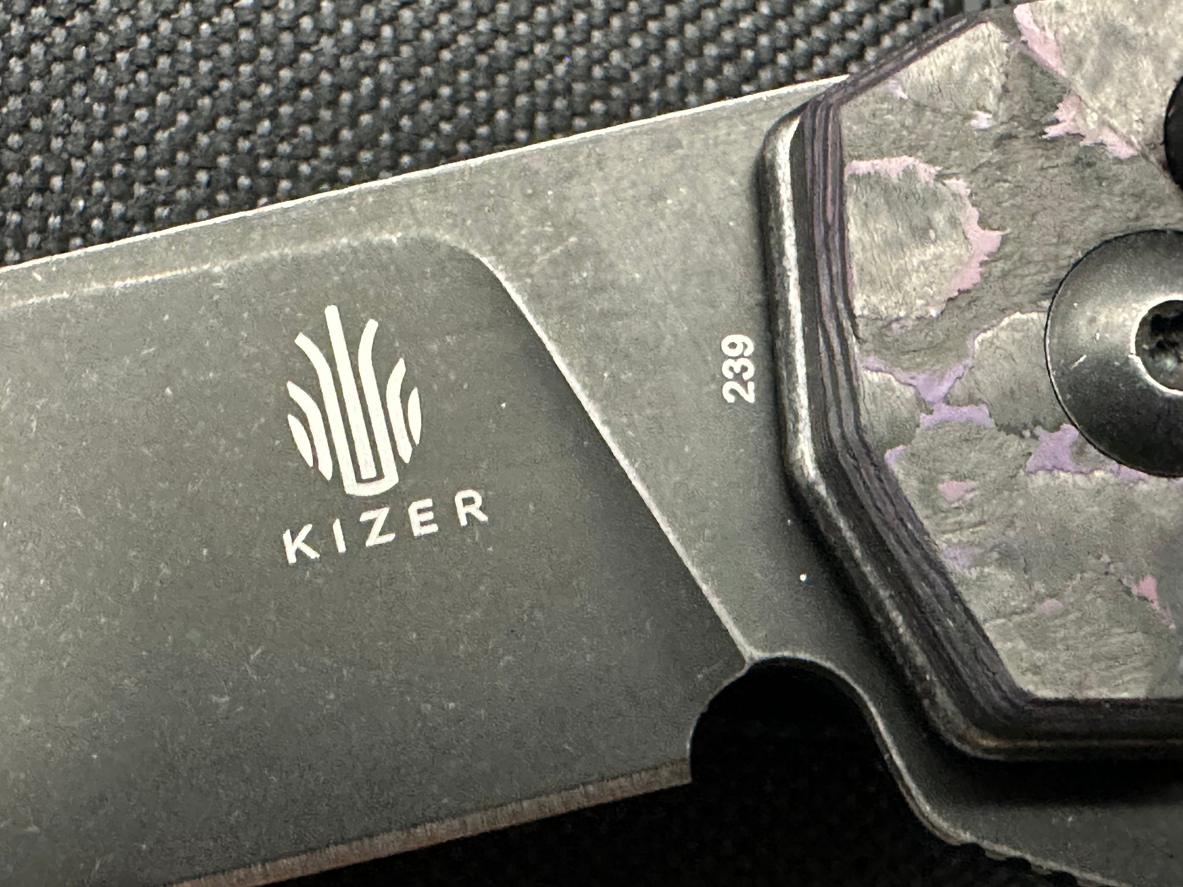 Kizer Begleiter2 Azo Button Lock Knife Purple/Black Fat Carbon