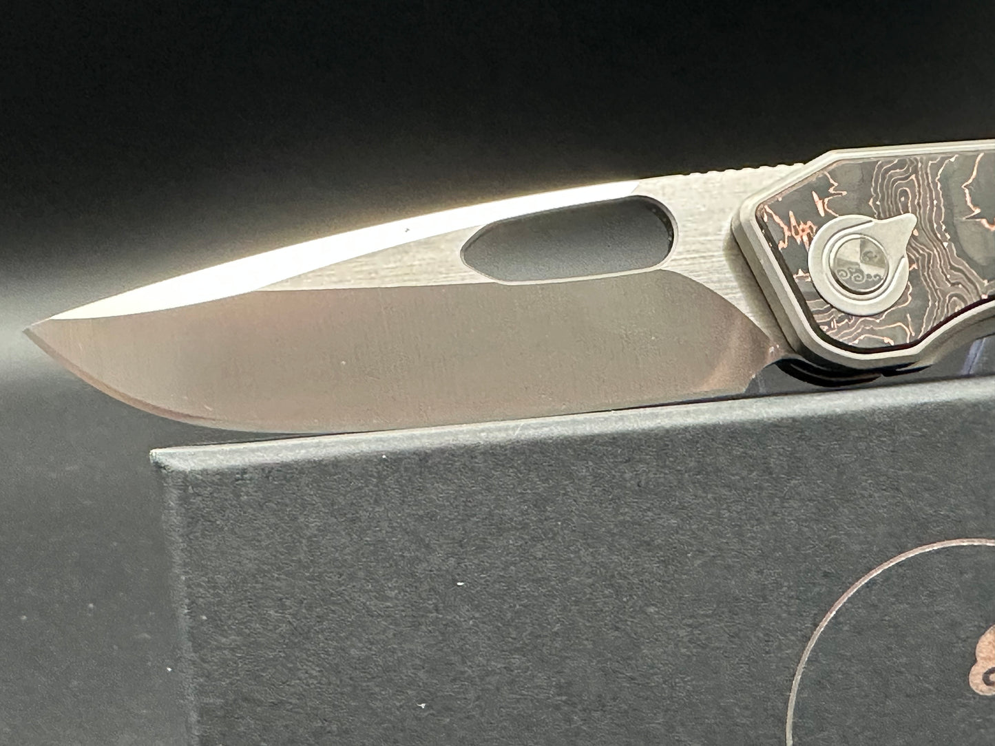 Caelum Blade Designs “Ari” copper/CF scales w/S90V blade