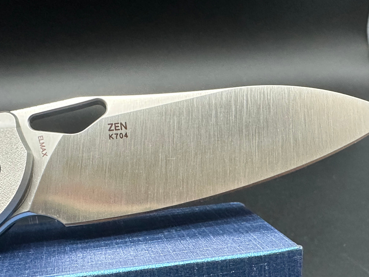 Kunwu Zen titanium handle w/Elmax blade