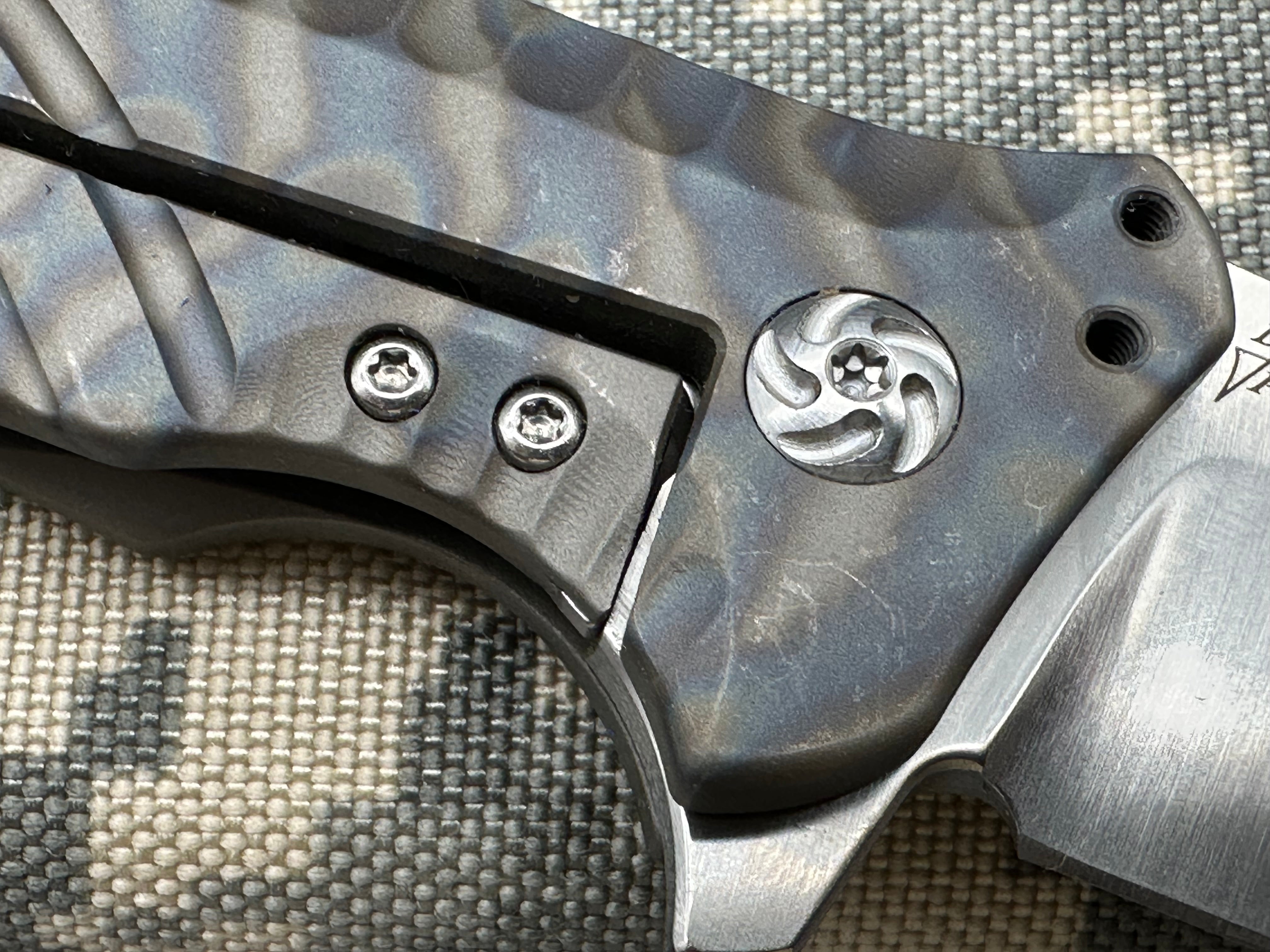 Kizer Nomad Dirk Pinkerton design 3.75 trailing point, flat grind, satin CPM-S35VN upswept blade
