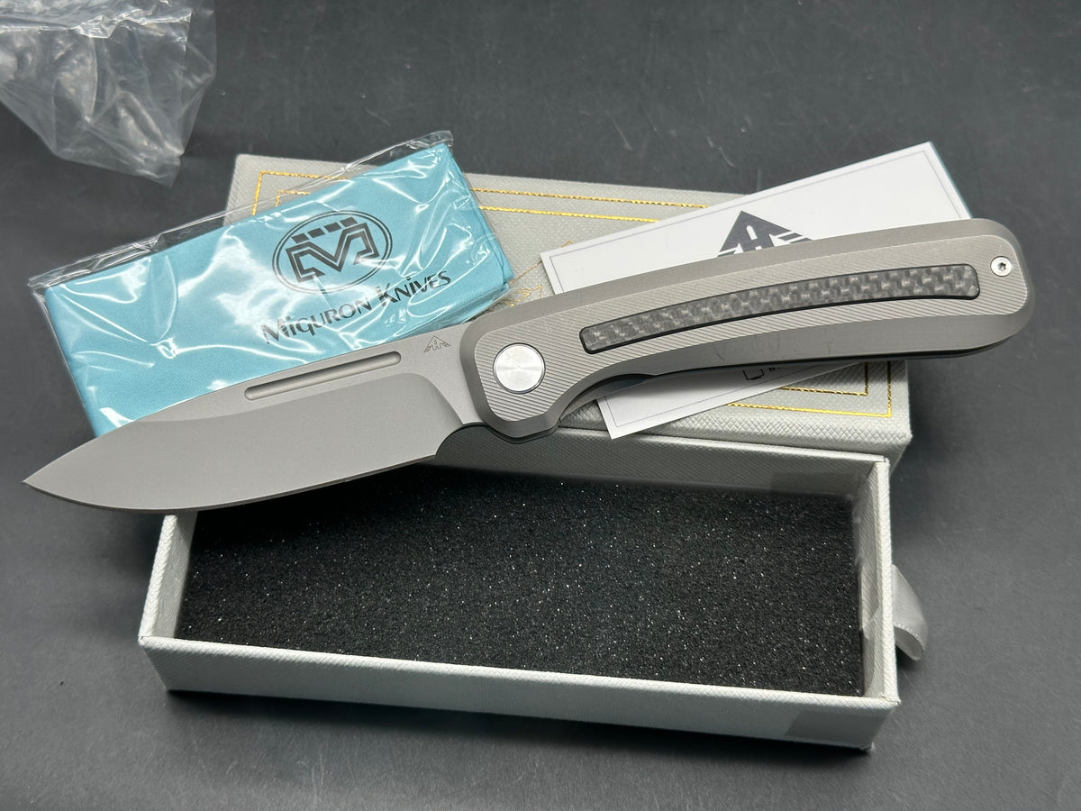 Ameight knives Morad titanium/CF w/S90V blade