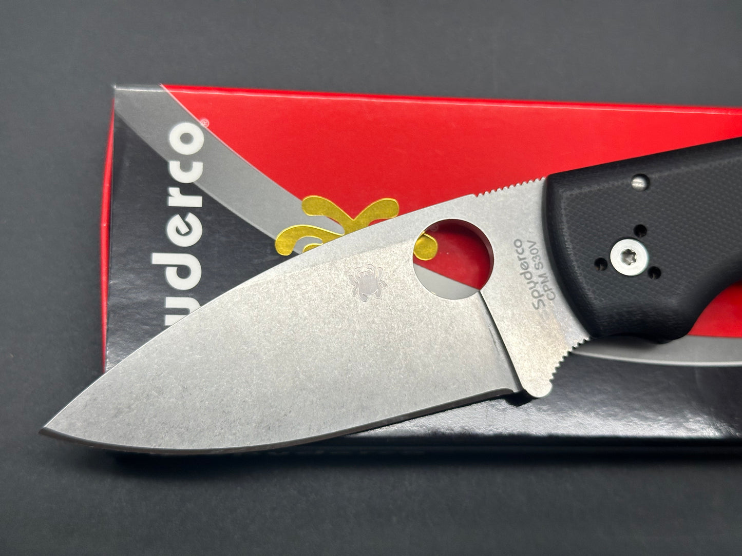 SPYDERCO SHAMAN KNIFE BLACK G-10 HANDLE STONEWASHED CPM S30V PLAIN EDGE C229GP