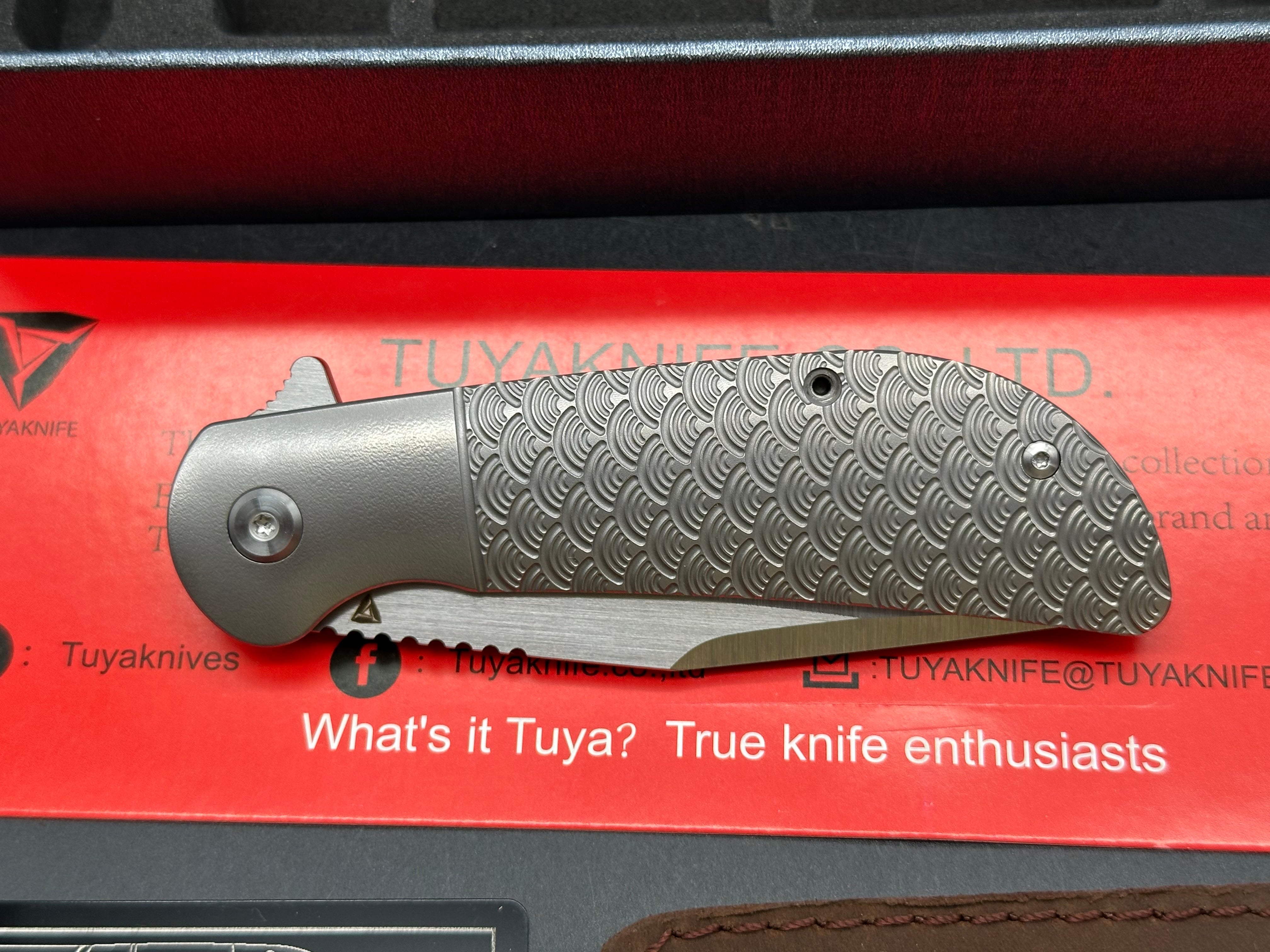 Tuyaknife Rackham Jack: Andy Thiel limited edition design. 3.25 inch drop point Bohler M390 blade. Jigged titanium scales