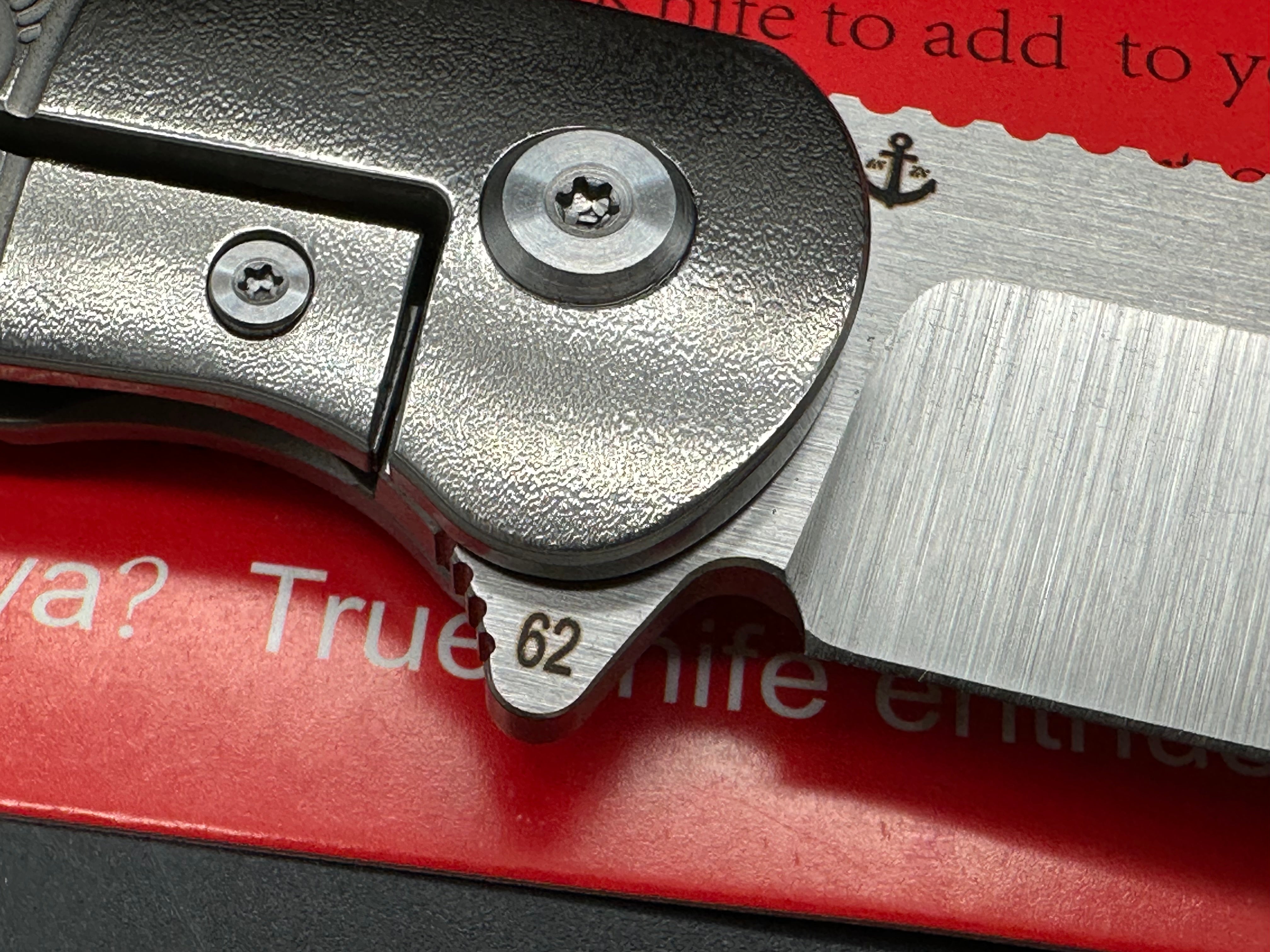 Tuyaknife Rackham Jack: Andy Thiel limited edition design. 3.25 inch drop point Bohler M390 blade. Jigged titanium scales