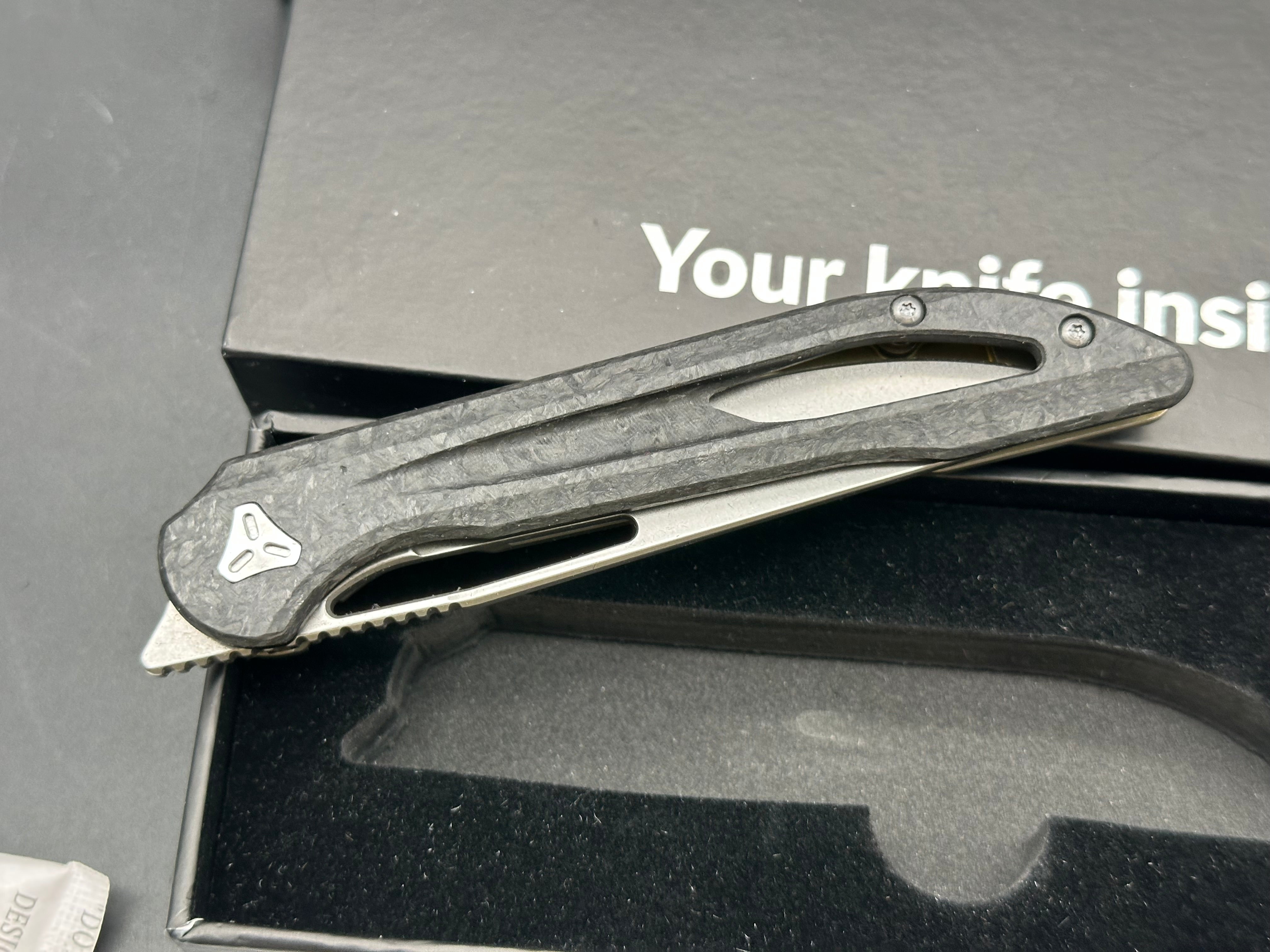 Boos Blades Smoke 2.0: 3.5 inch drop point Bohler M390 blade. Anodized bronze handle