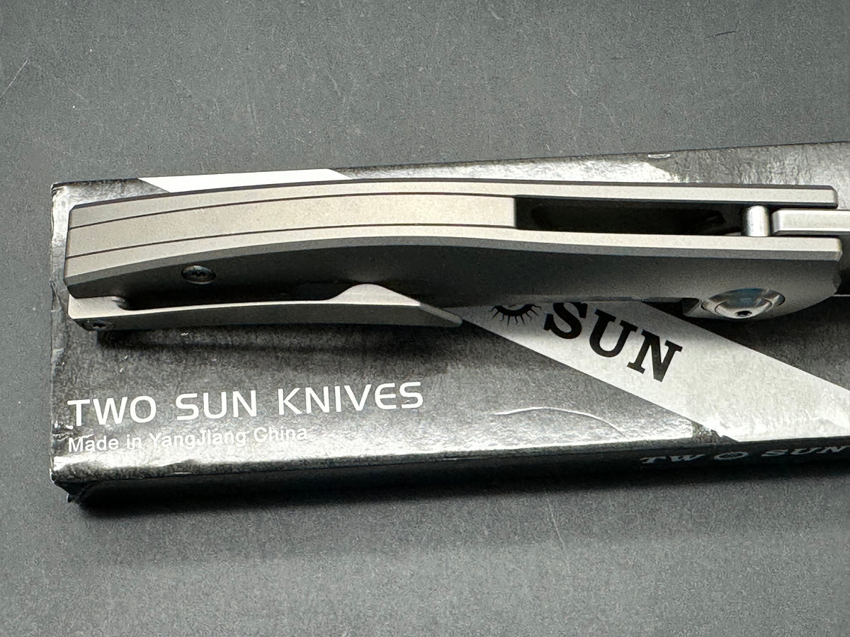 TWOSUN FOLDING KNIFE GRAY TITANIUM HANDLE K110 PLAIN EDGE TS576-K110-GRAY