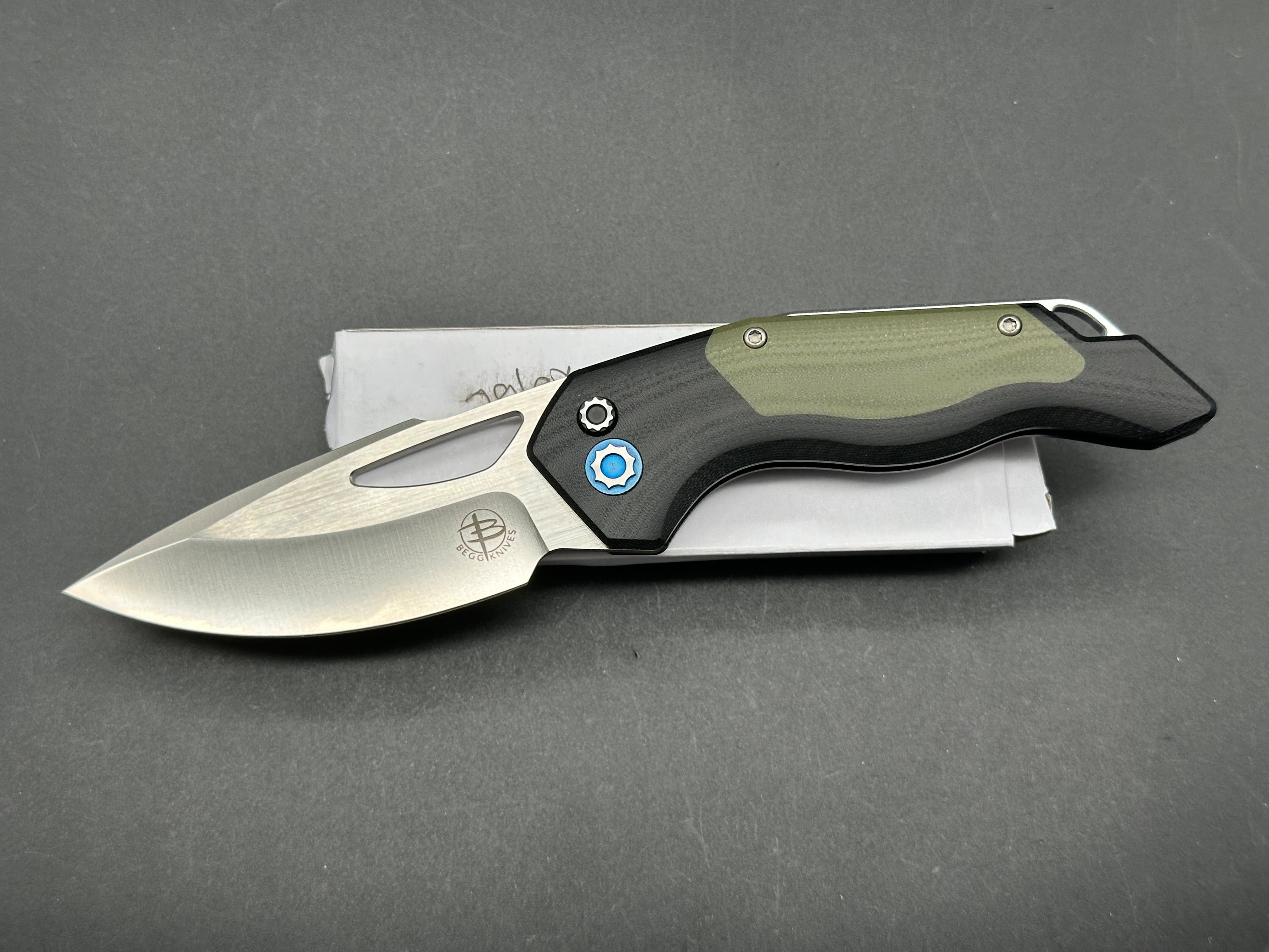 BEGG KNIVES GALAXY GREEN/BLACK G10 HANDLE SATIN VG-10