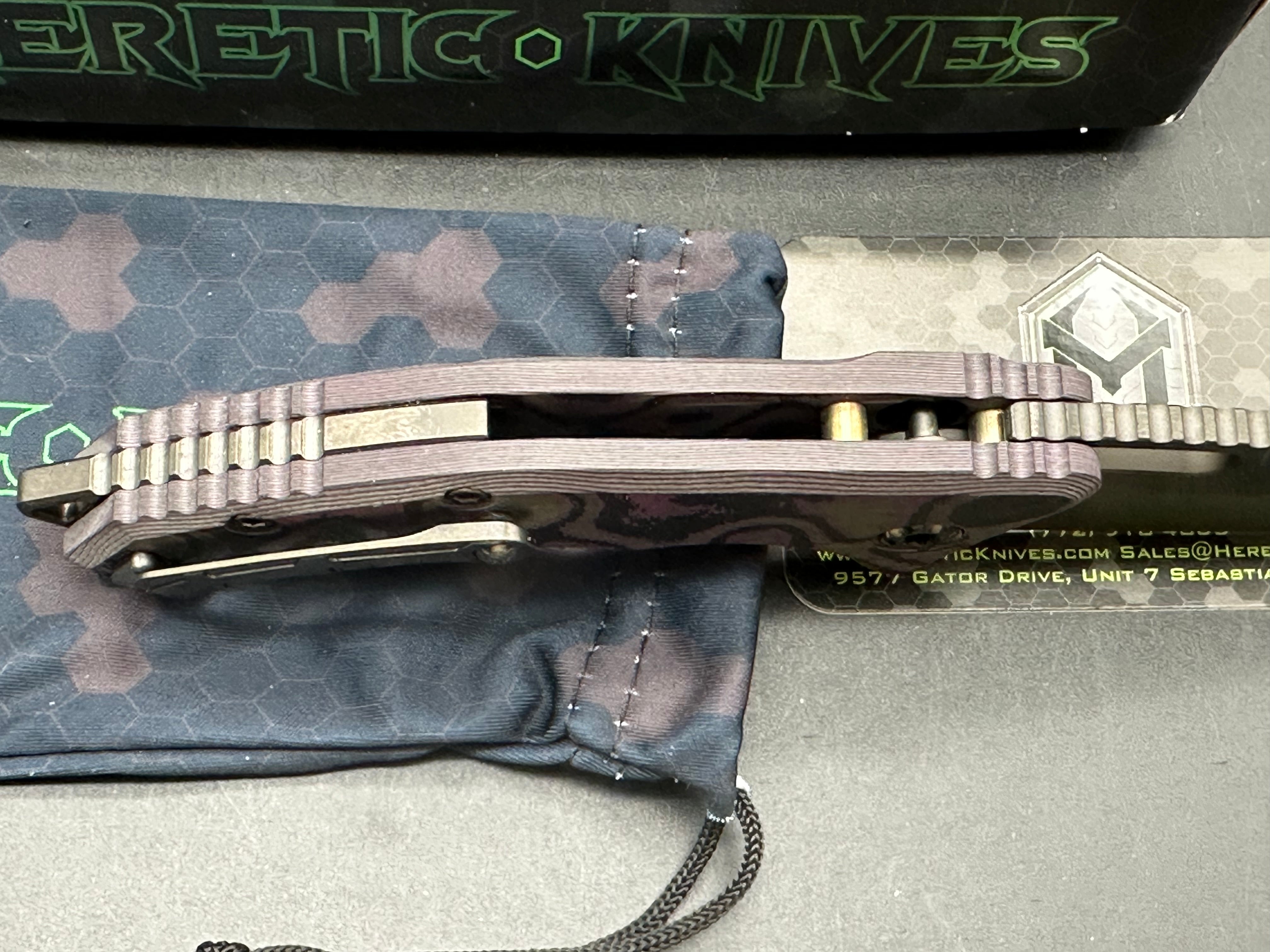 Heretic Knives Medusa T/E Auto Folder Purple Fat Carbon Camo Body w/ Two Tone DLC Plain Edge Blade (3")