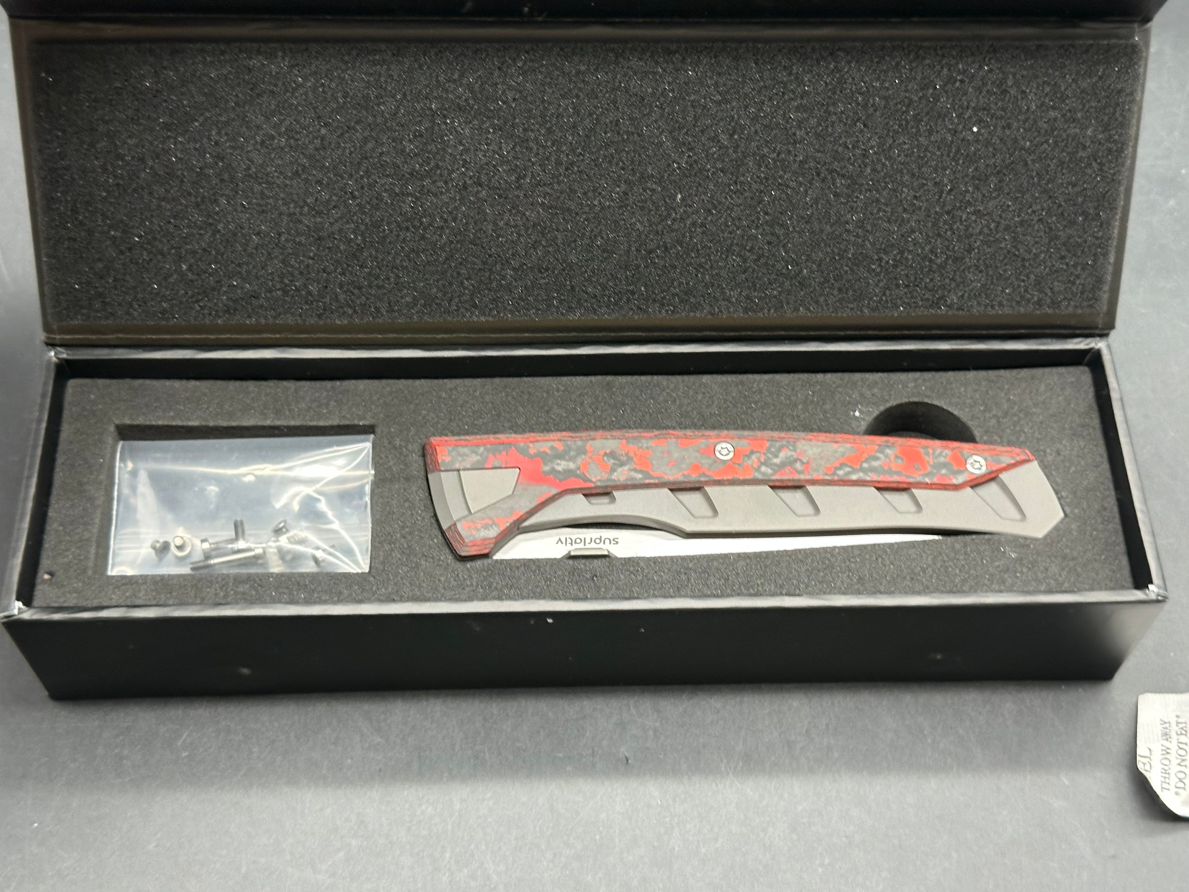 Suprlativ Matador: 3.875 Bohler M390 blade titanium frame with Mars Valley Fat Carbon Fiber inlays