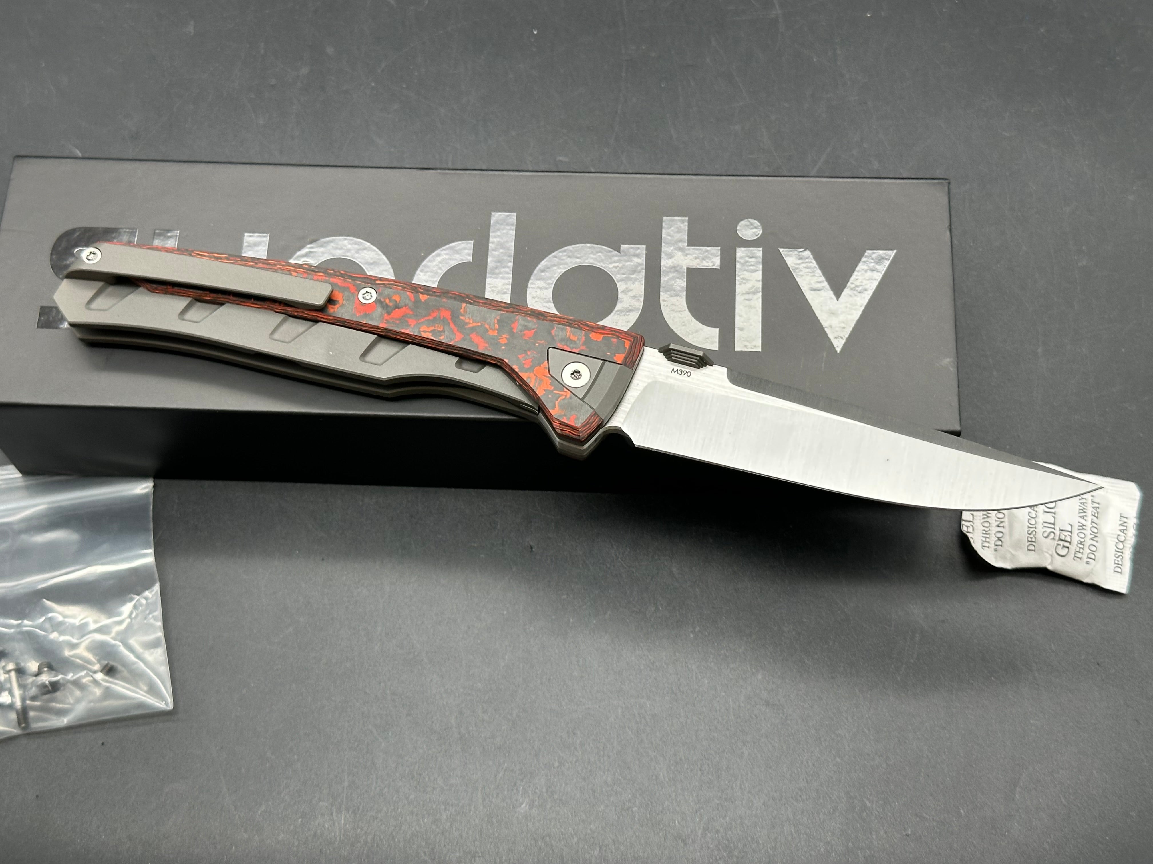 Suprlativ Matador: 3.875 Bohler M390 blade titanium frame with Mars Valley Fat Carbon Fiber inlays
