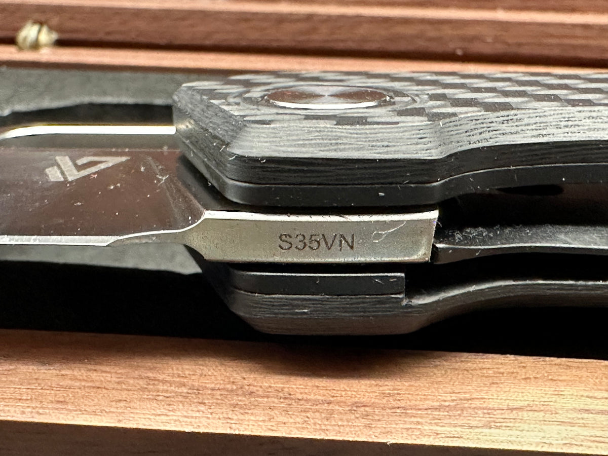 VANGUARD BREAKER FOLDING KNIFE CARBON FIBER HANDLE S35VN BLADE