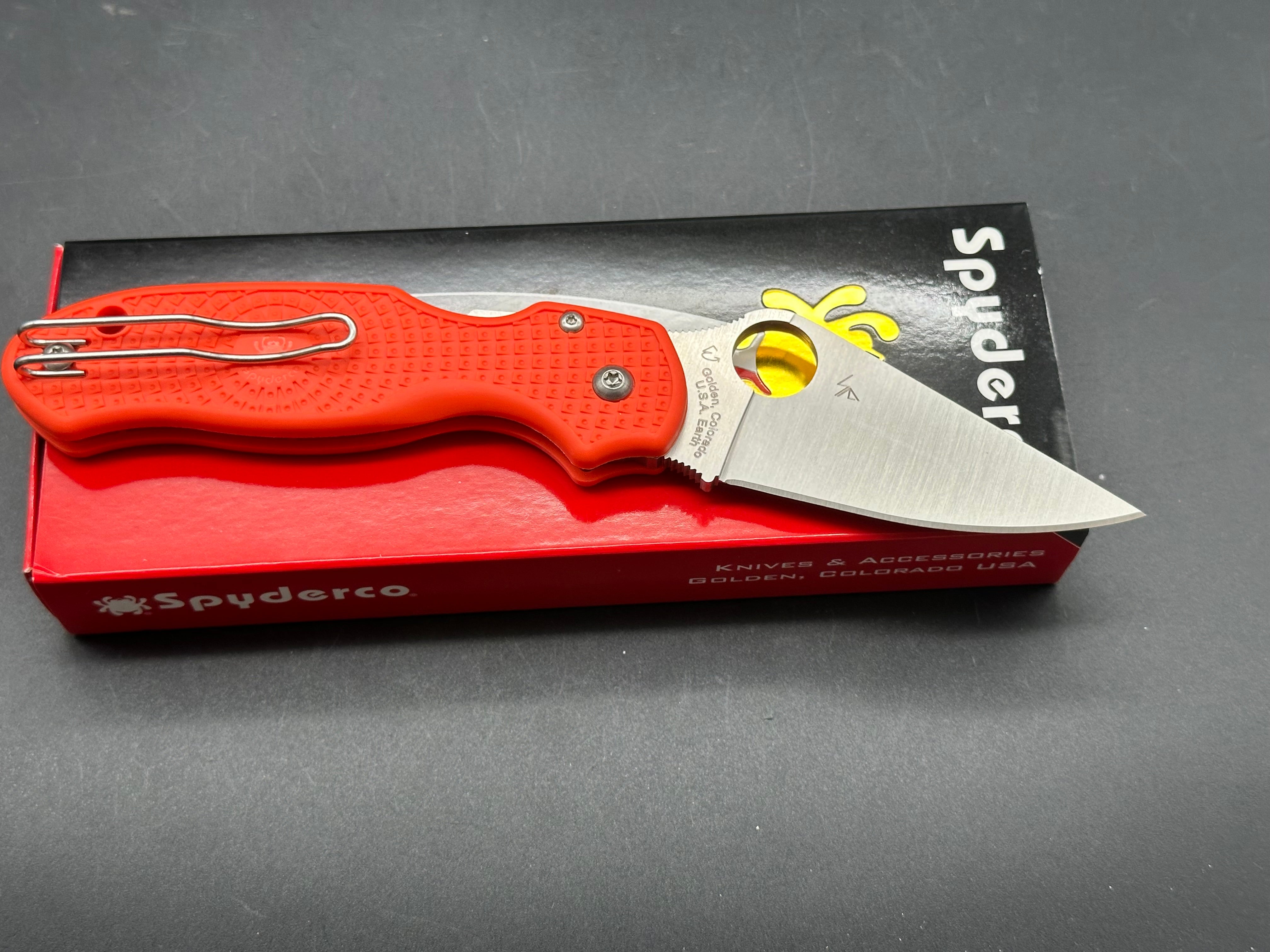 Spyderco Para 3 Lightweight Cutlery Shoppe Exclusive, 2.93" CTS XHP Satin Blade with Orange FRN Handle