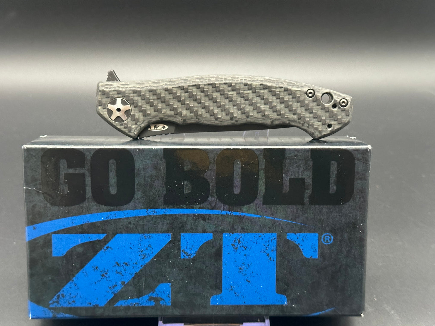 Zero Tolerance Sinkevich 0452GLCF Flipper Knife CF Glow (4.1" DLC) Sprint Run