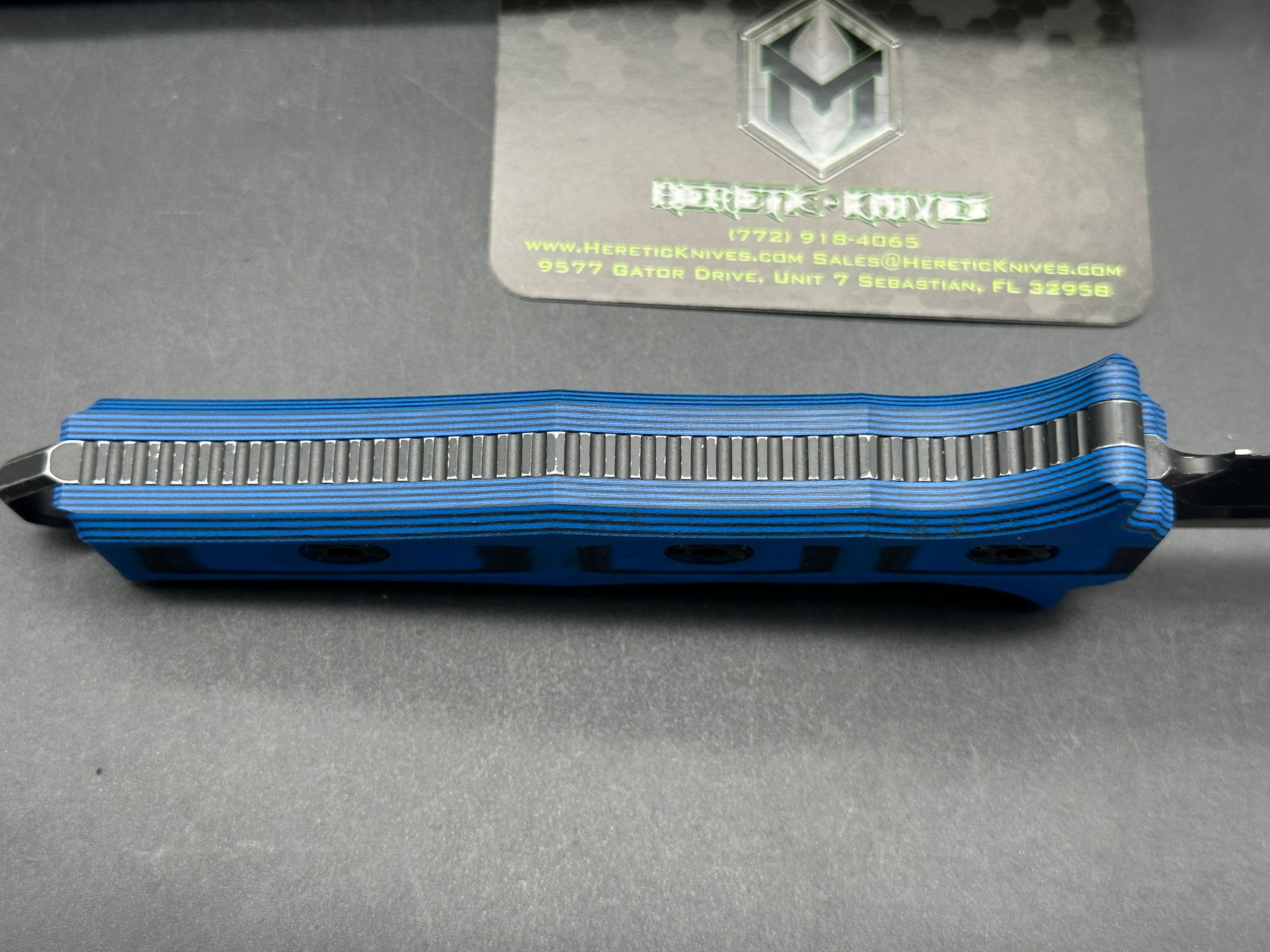 Heretic Knives – H003-8C-BLUBLK – Nephilim Fixed Blade D/E Dagger – Serrated – Elmax – G10 – Blue Black