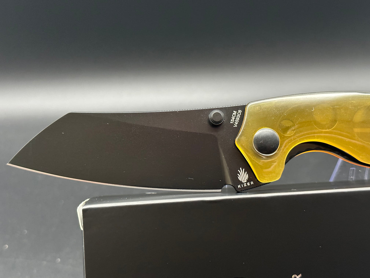 KIZER TOWSER K POCKET KNIFE BLACK STONEWASHED 154CM BLADE ULTEM