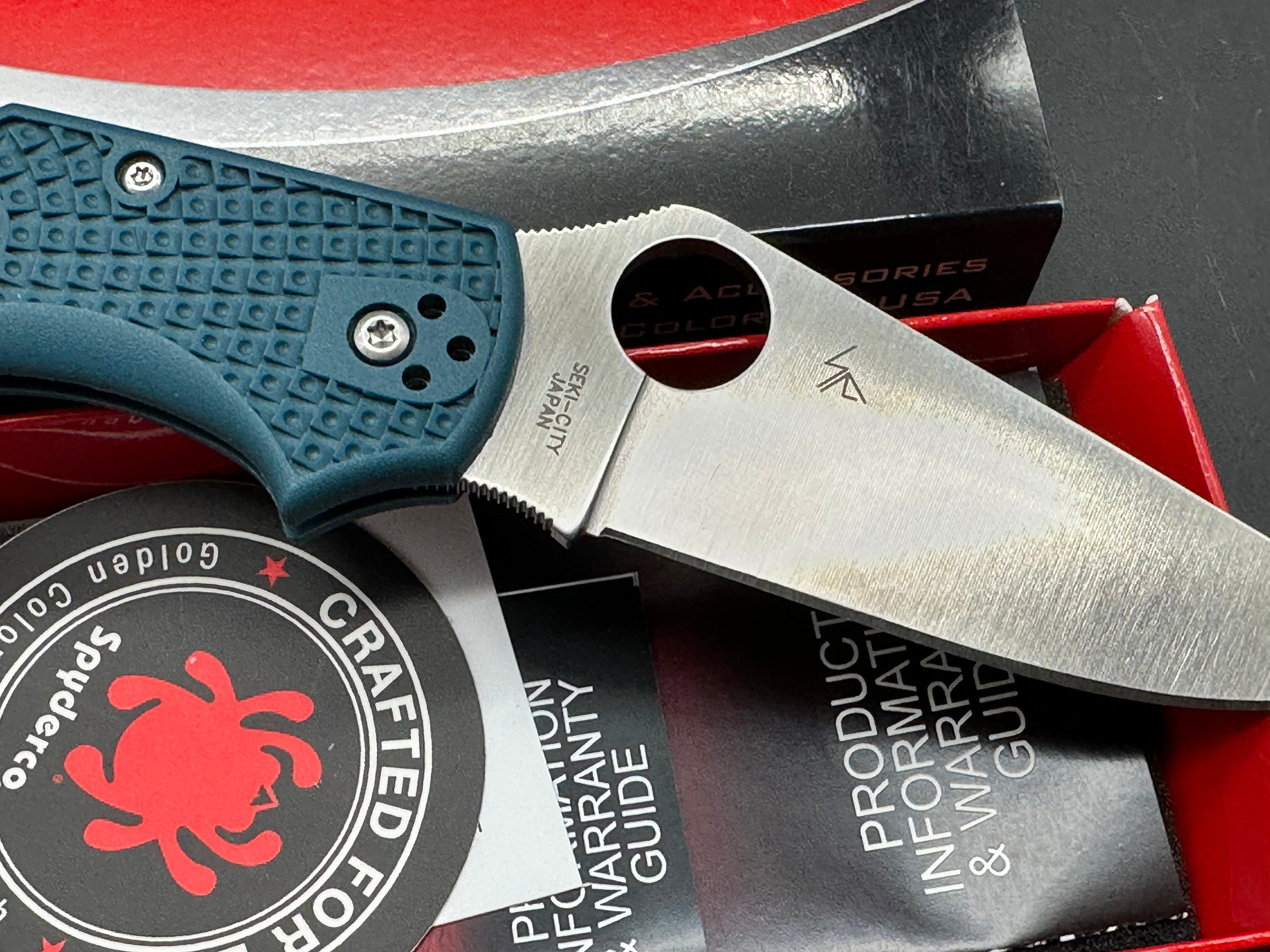 Spyderco Stretch 2 Lightweight, 3.48" K390 Satin Blade with Blue FRN Handle