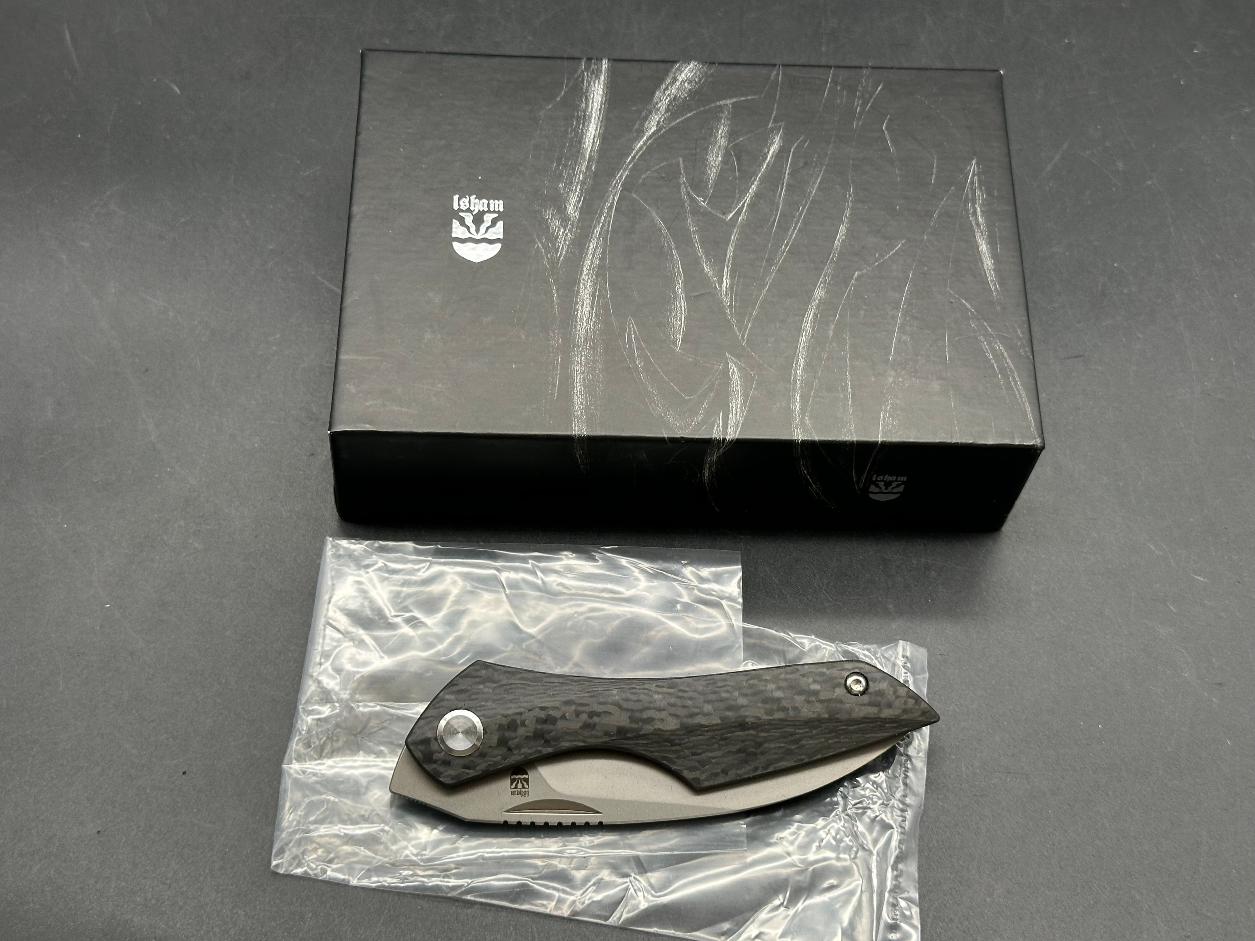 Isham Bladeworks Abstruse: Elijah Isham design. 2.875 inch stonewashed Bohler M390 blade