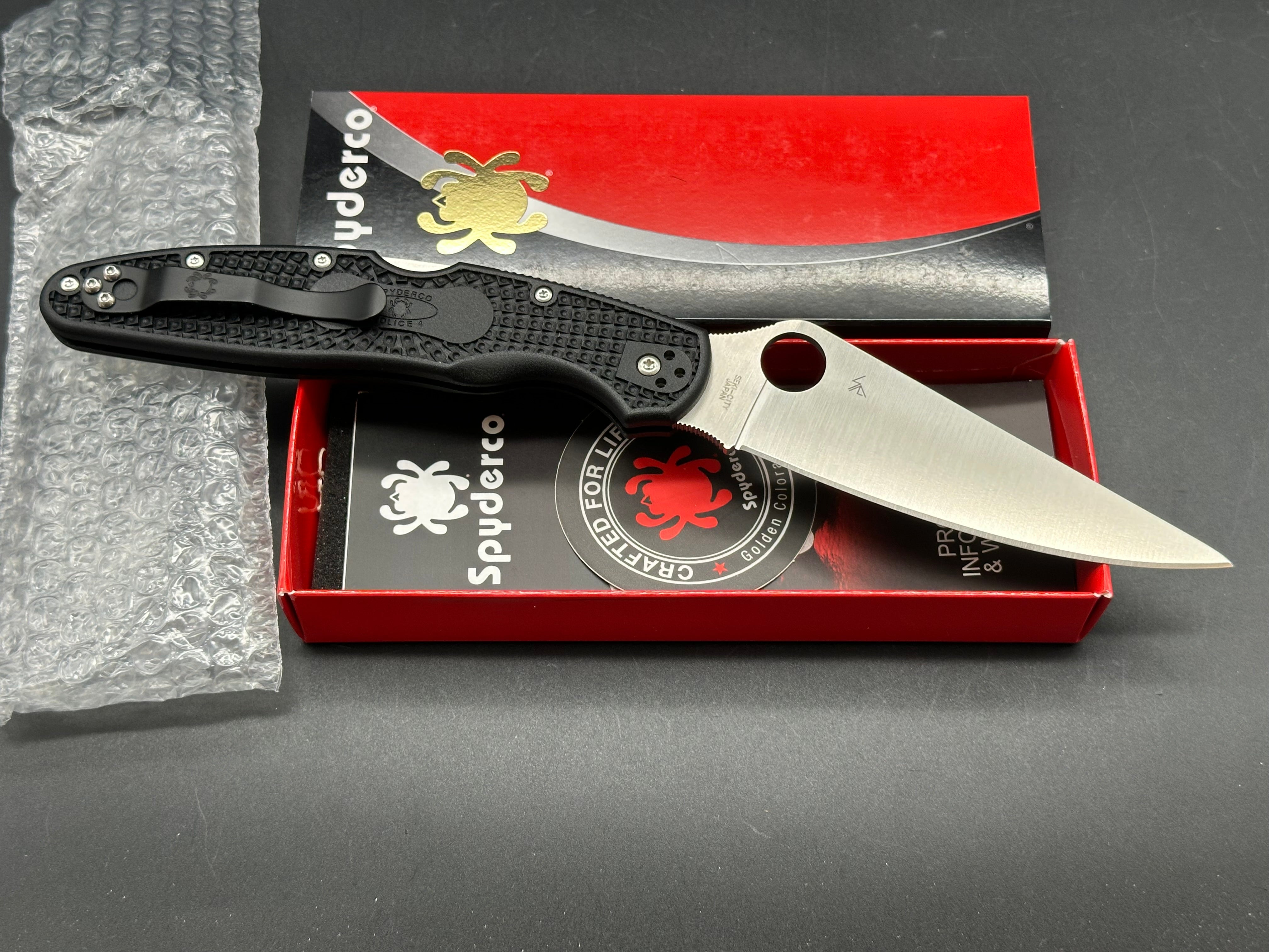 Spyderco Police 4 Lightweight, 4.38" VG-10 Satin Blade with Black FRN Handle