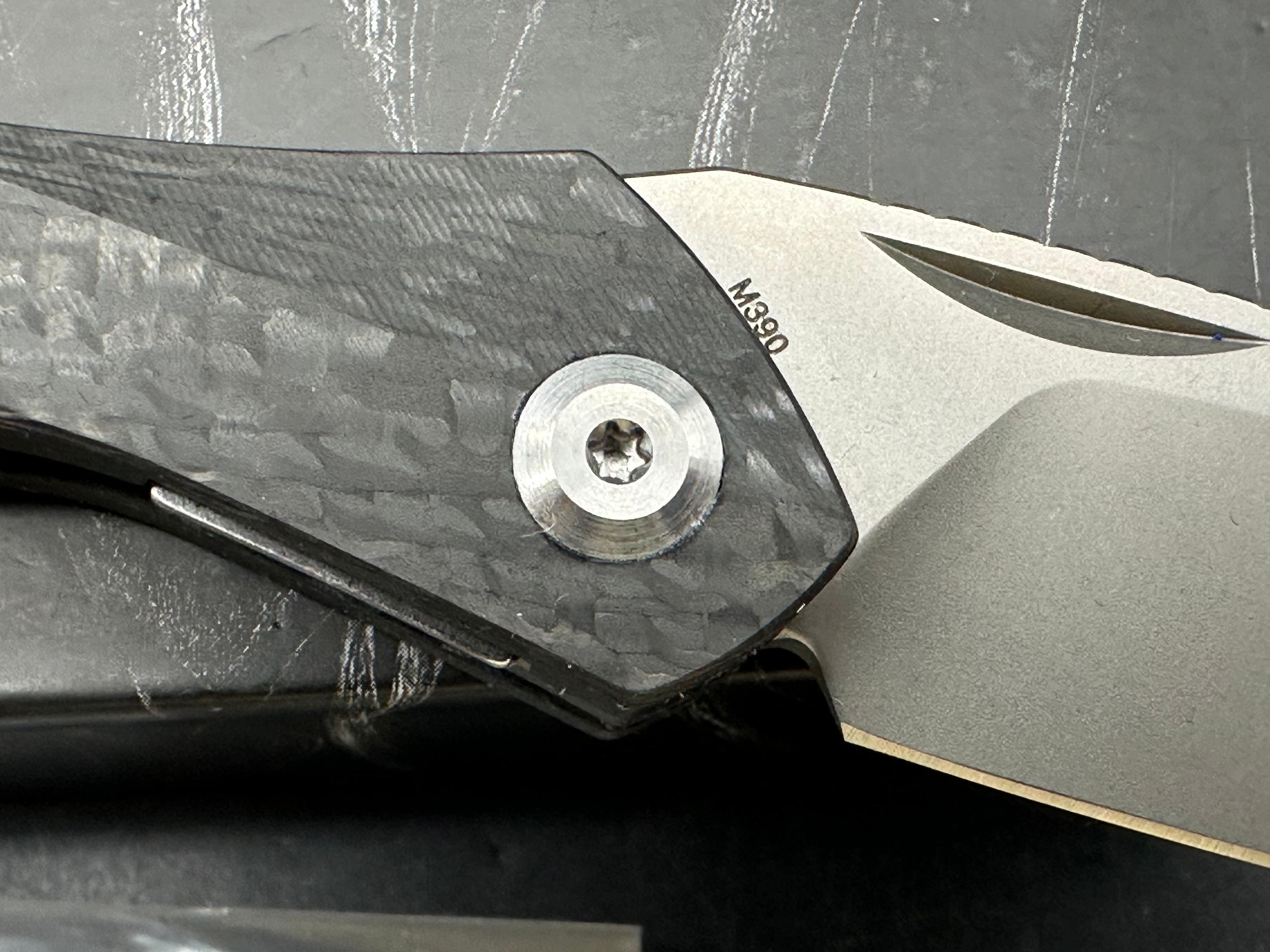 Isham Bladeworks Abstruse: Elijah Isham design. 2.875 inch stonewashed Bohler M390 blade