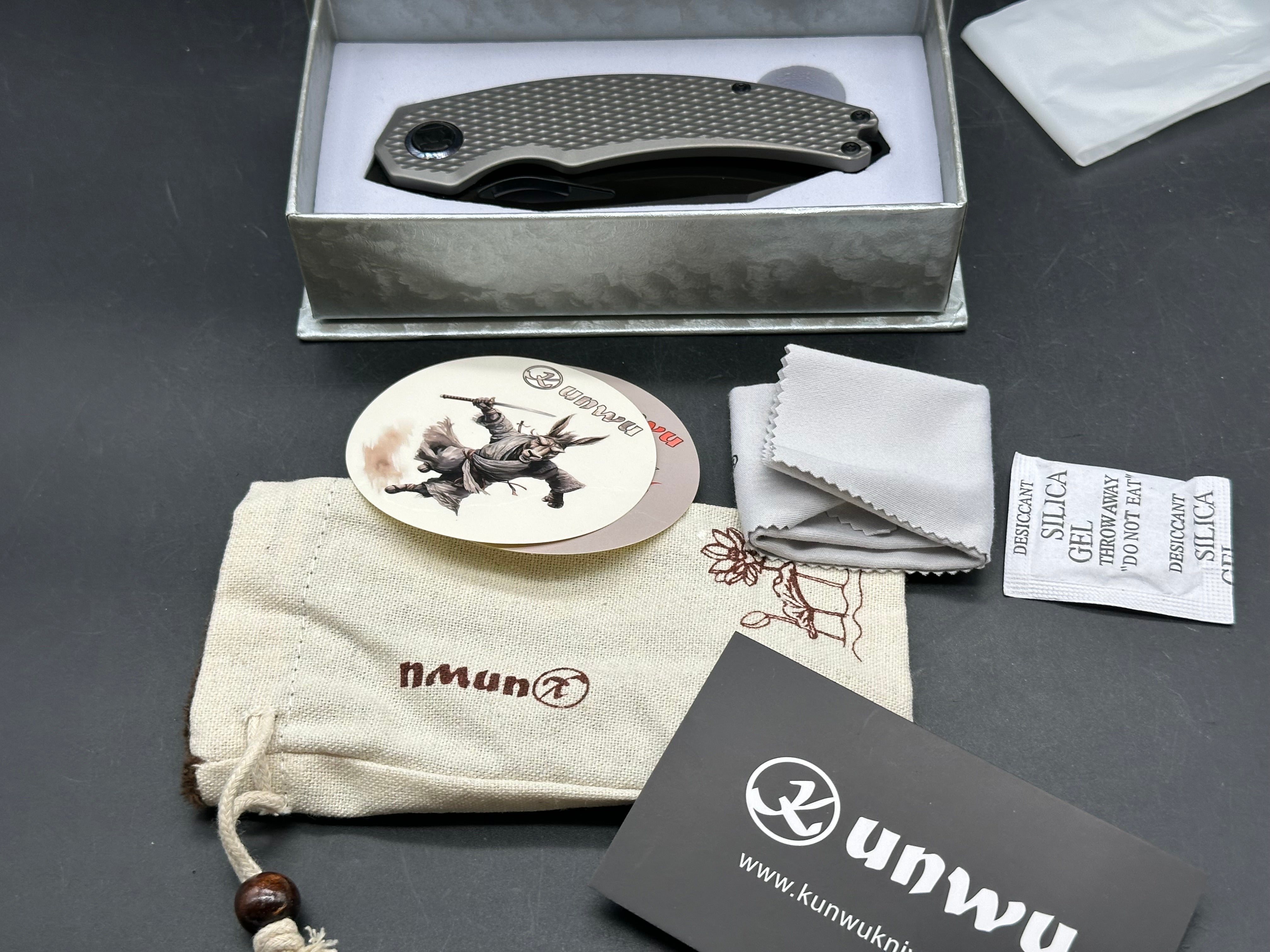 Kunwu Knives "Reverse Tux" Padre Frame Lock Knife Gray Ti (3.3" DLC/Satin)