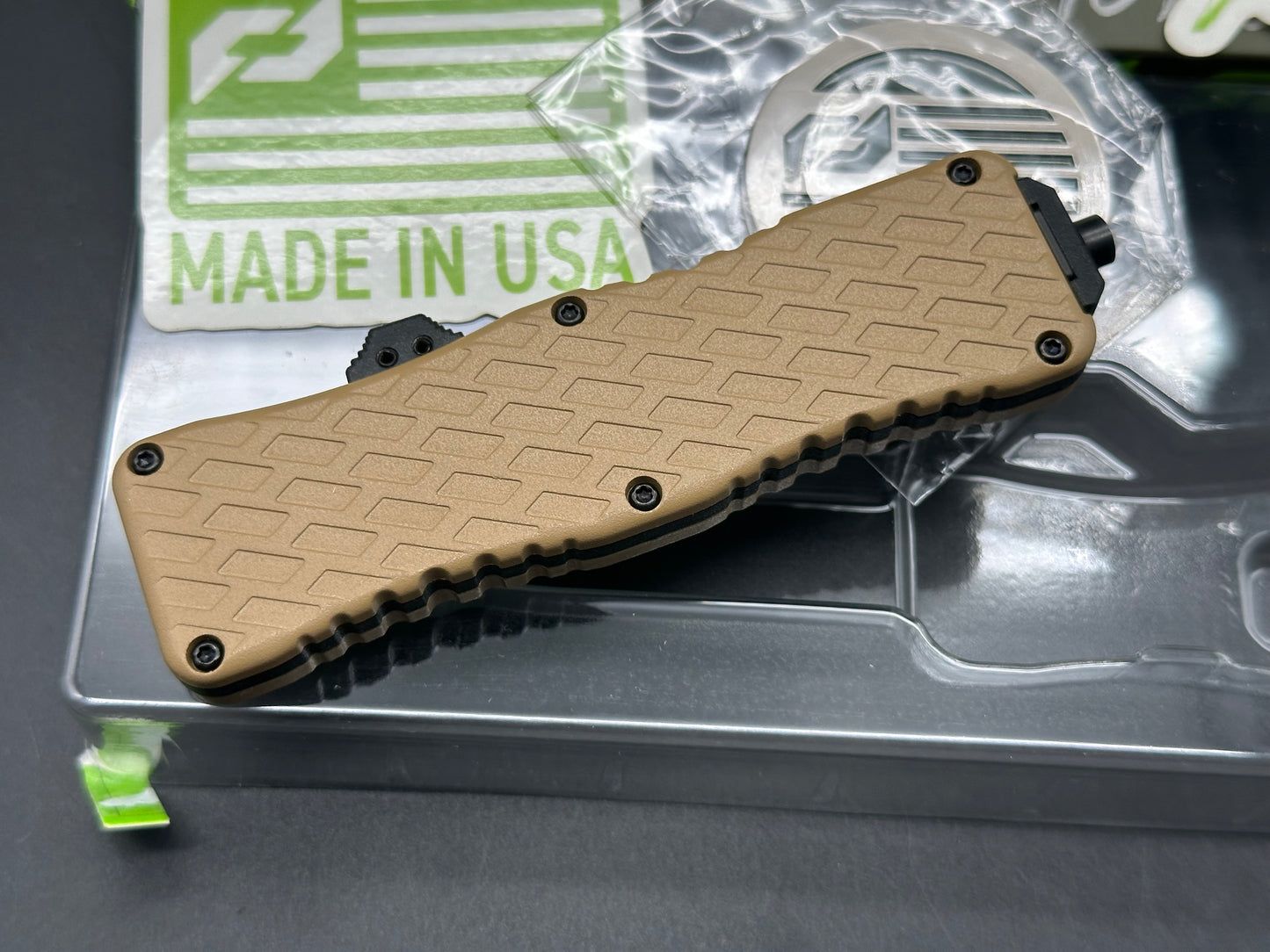 Schrade Uproar Dagger D/A OTF Automatic Knife FDE Aluminum (3" Black D2 Serr)