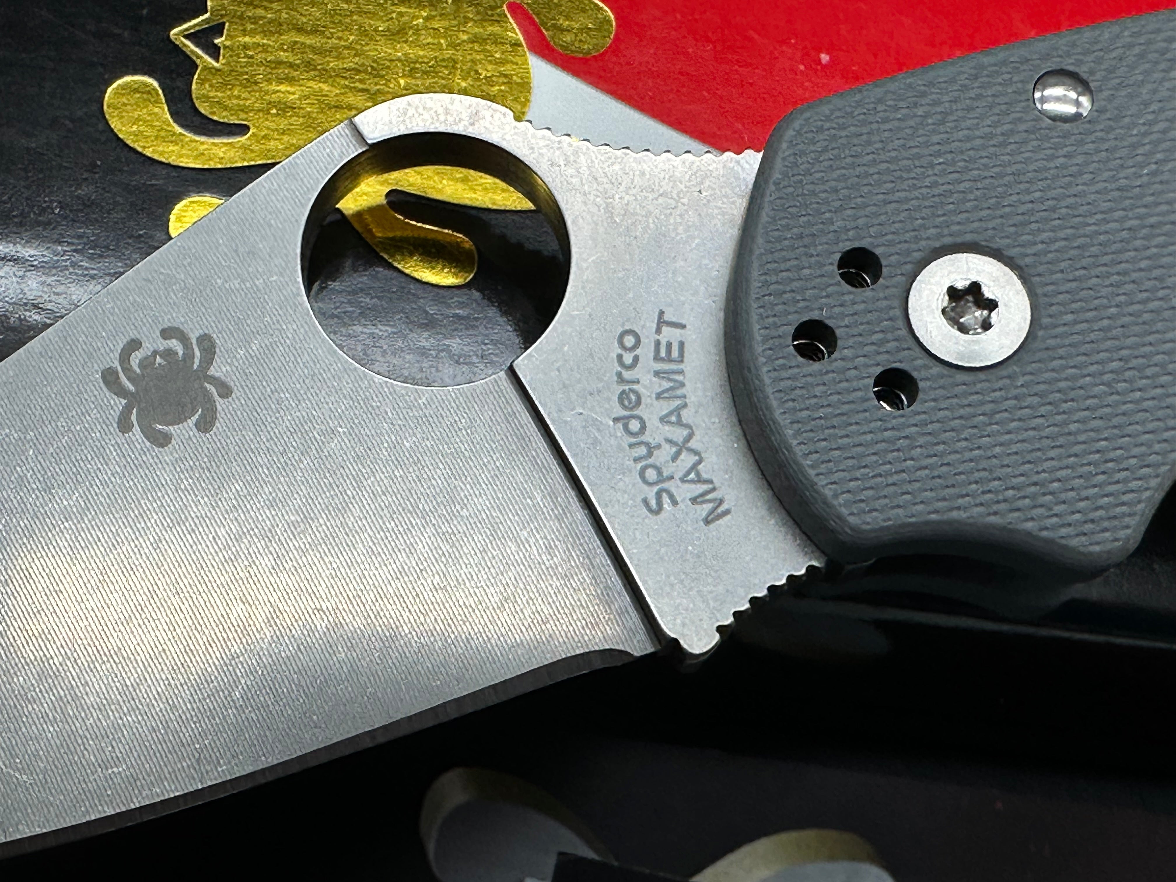 Spyderco Para 3, 2.93" Maxamet Stonewash Modified Clip Point Blade with Gray G10 Scales