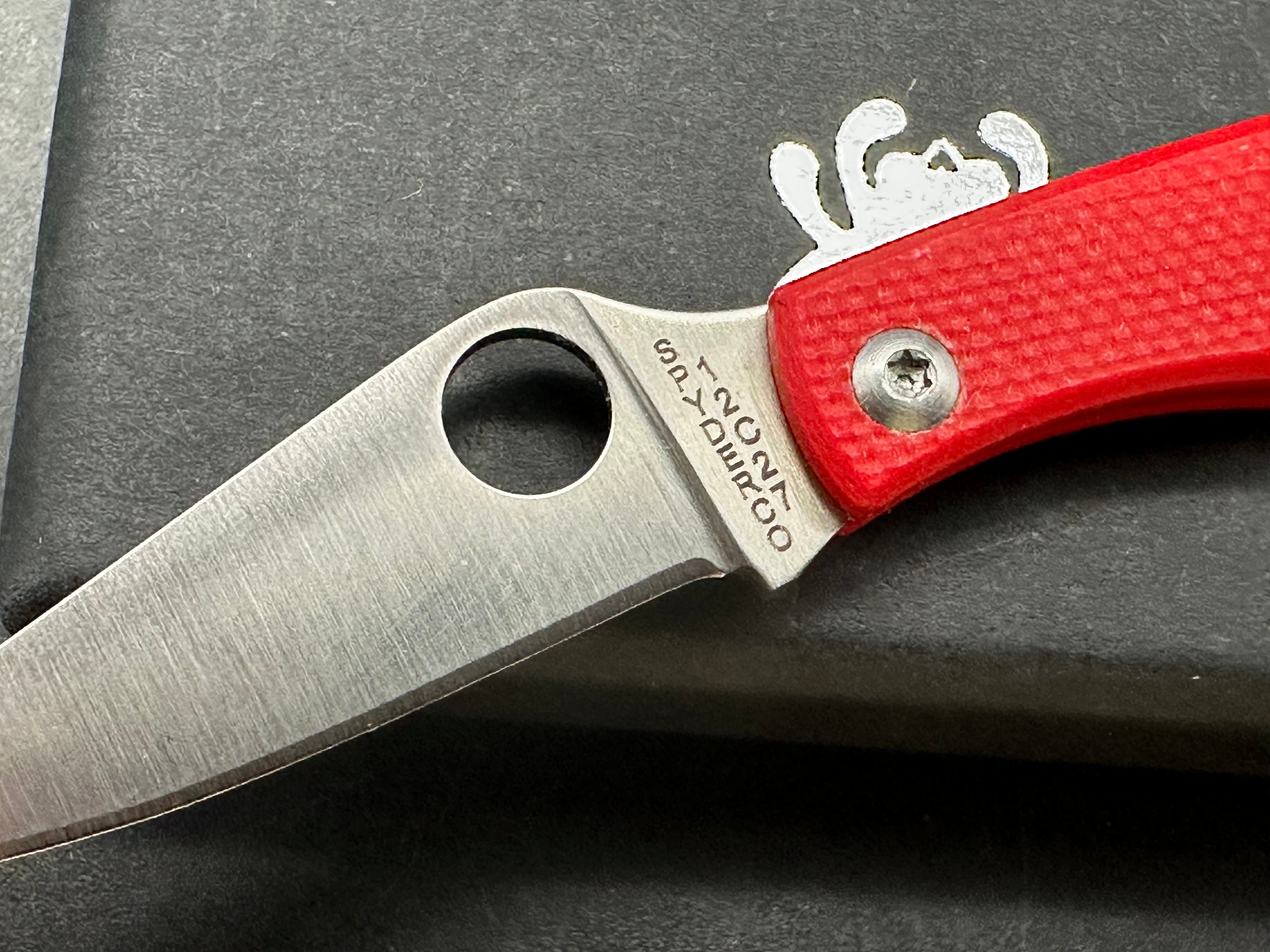 Spyderco HoneyBee, 1.68" 12C27 Straight Clip Point Blade with Red G10 Scales, Slip Joint