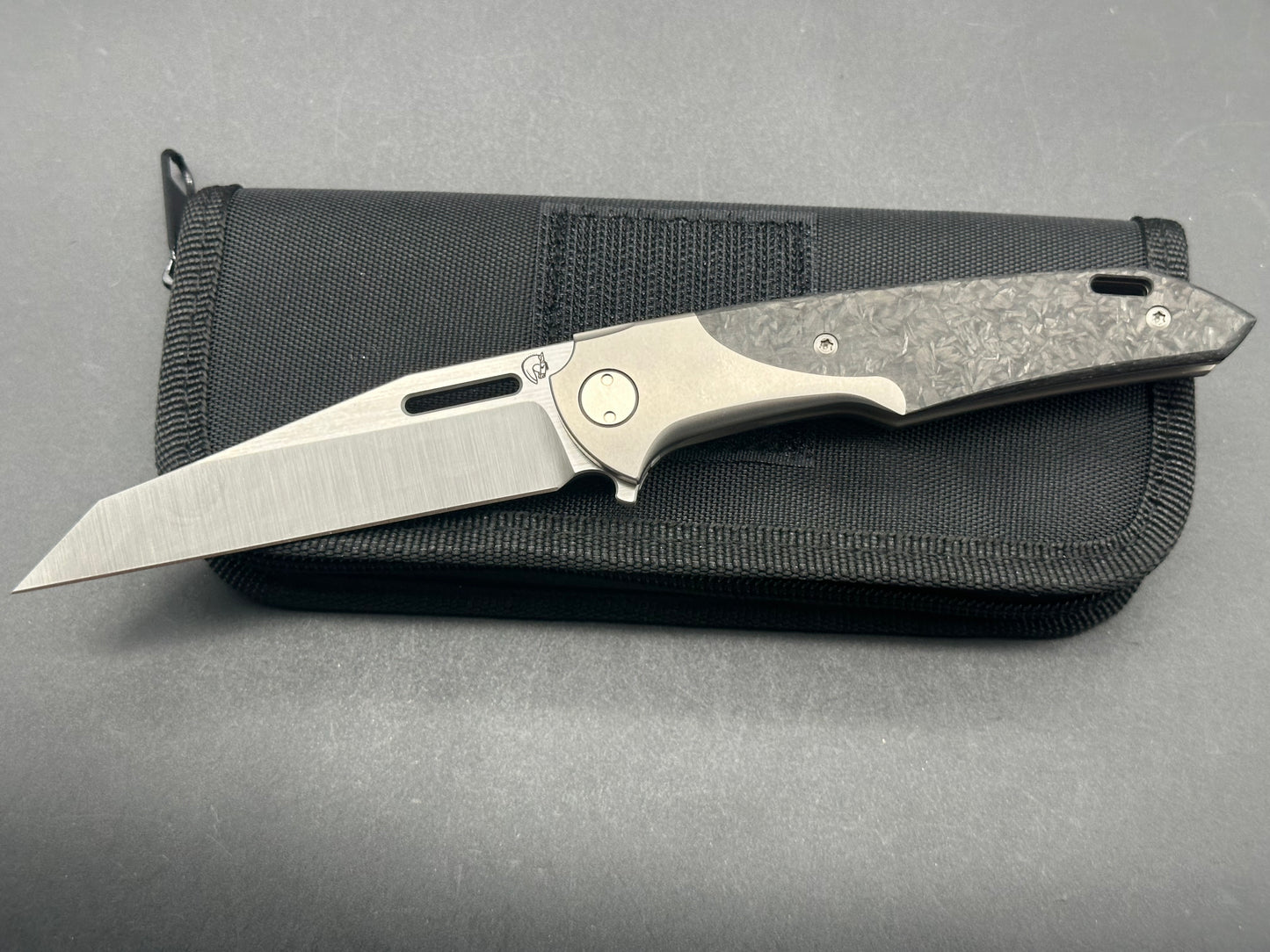 Navajas Barbudo Balmis titanium/marble CF handle w/M390 blade