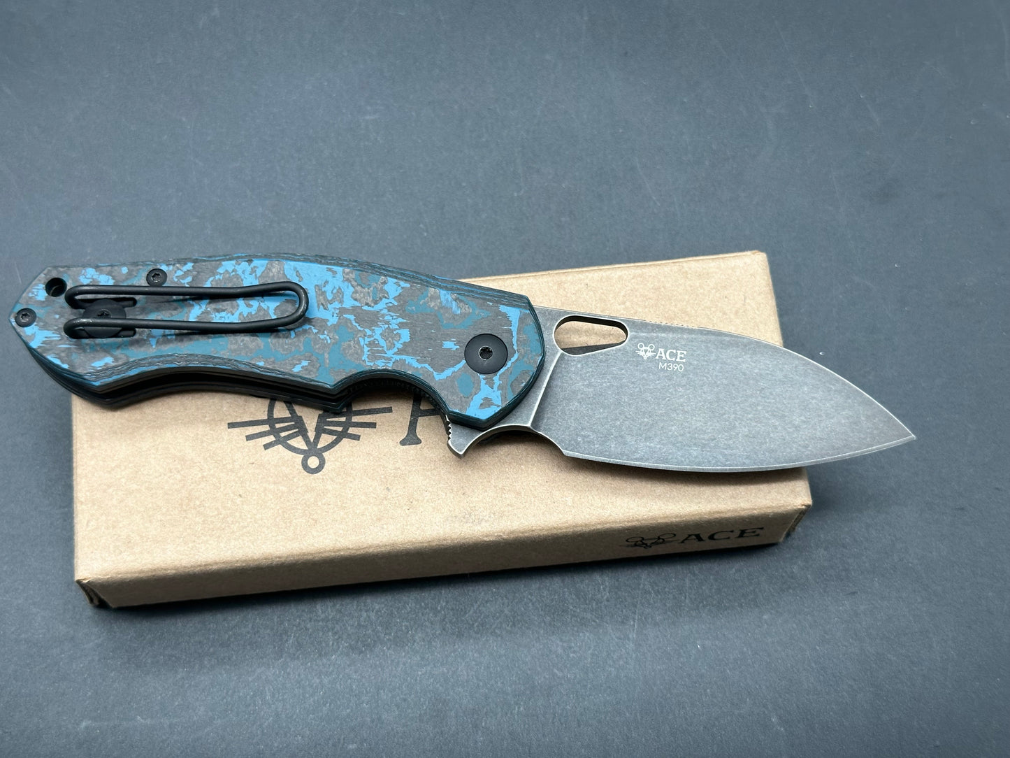 GiantMouse ACE Biblio Ice Folding Knife Arctic Fat Carbon SMKW Exclusive