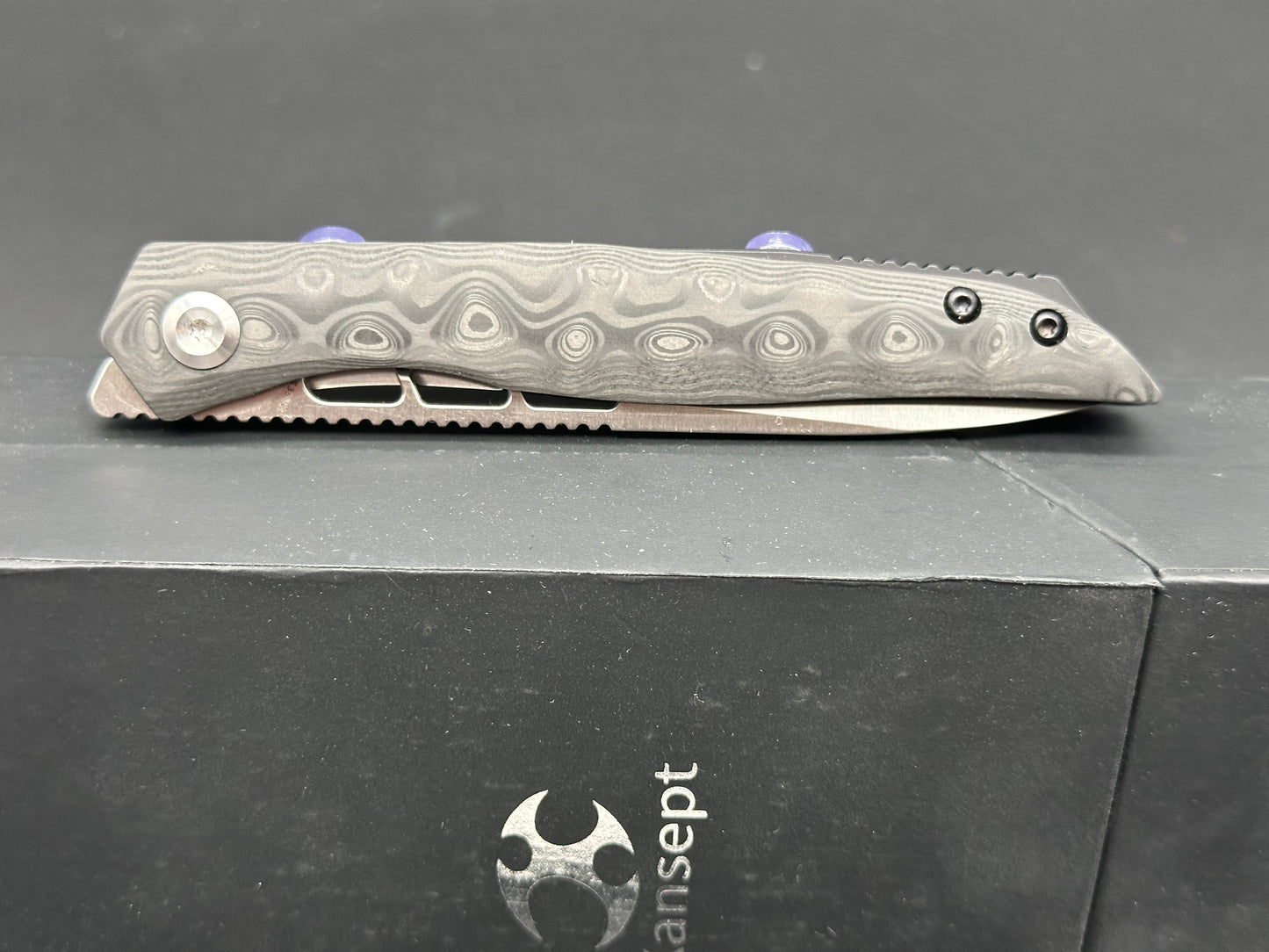 KANSEPT Knives lucky Star Flipper 3.54” CPM-S35VN Blade, Carbon Fiber