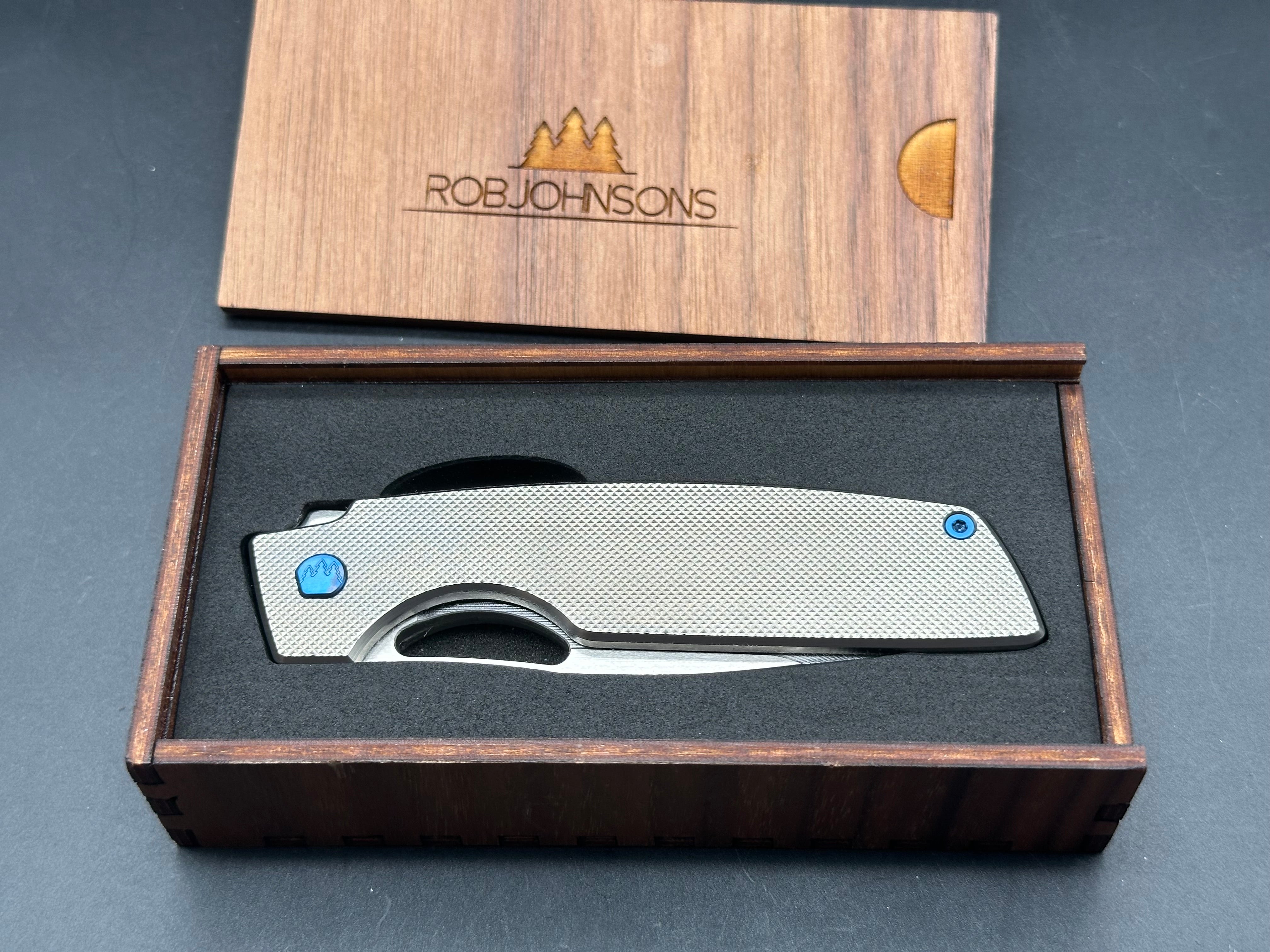 Rob Johnson Cedar Titanium handle w/RWL34 blade