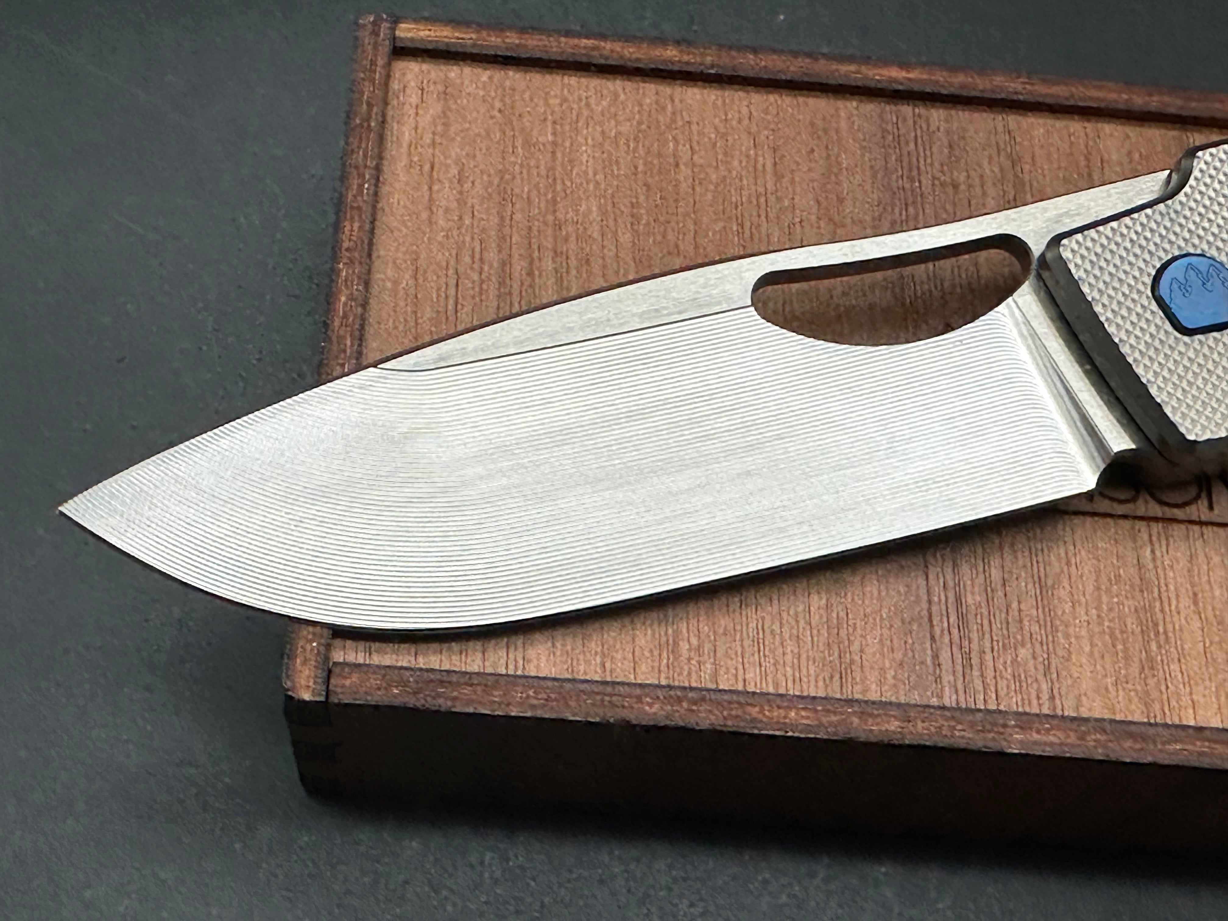 Rob Johnson Cedar Titanium handle w/RWL34 blade