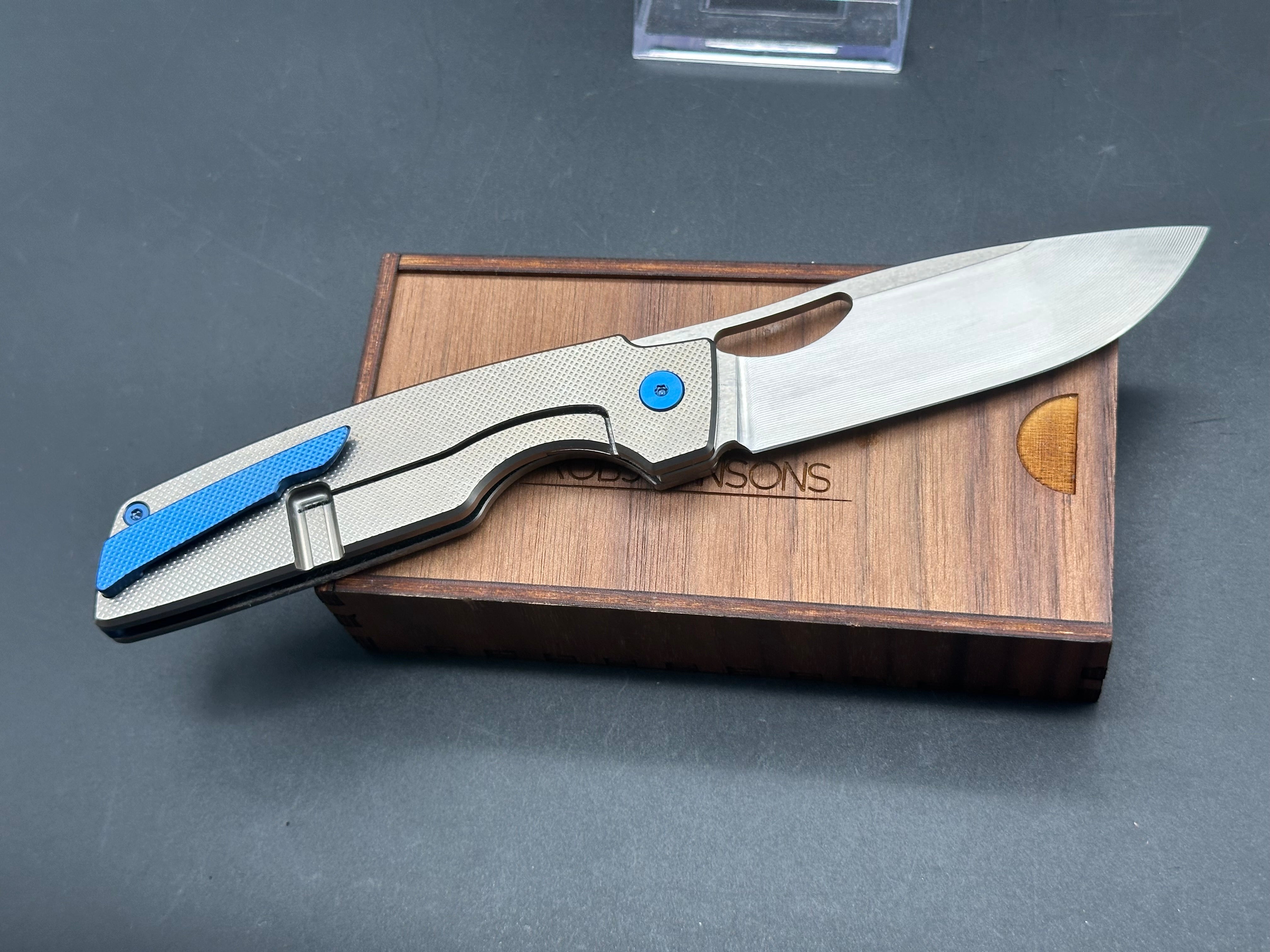 Rob Johnson Cedar Titanium handle w/RWL34 blade