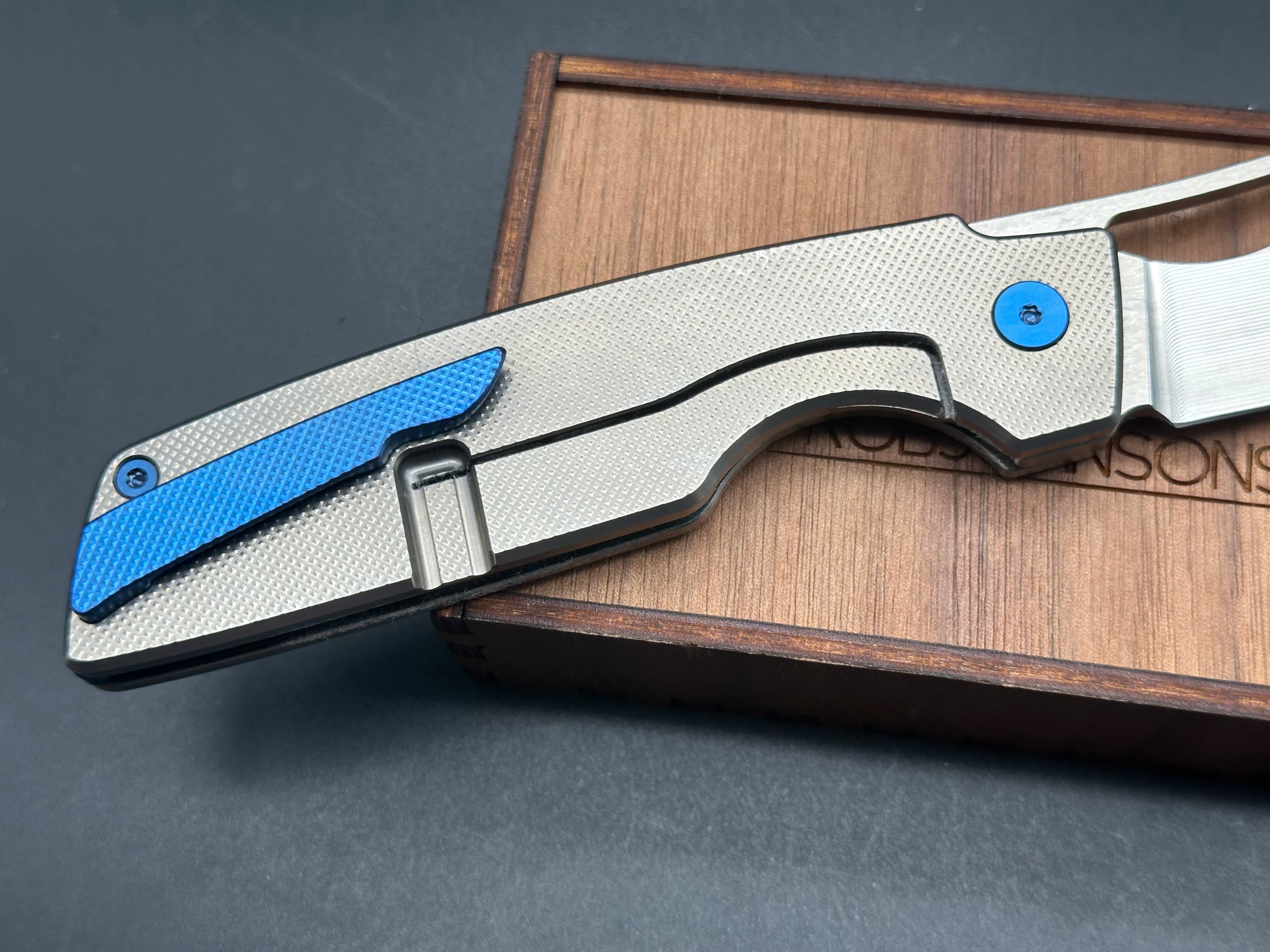 Rob Johnson Cedar Titanium handle w/RWL34 blade