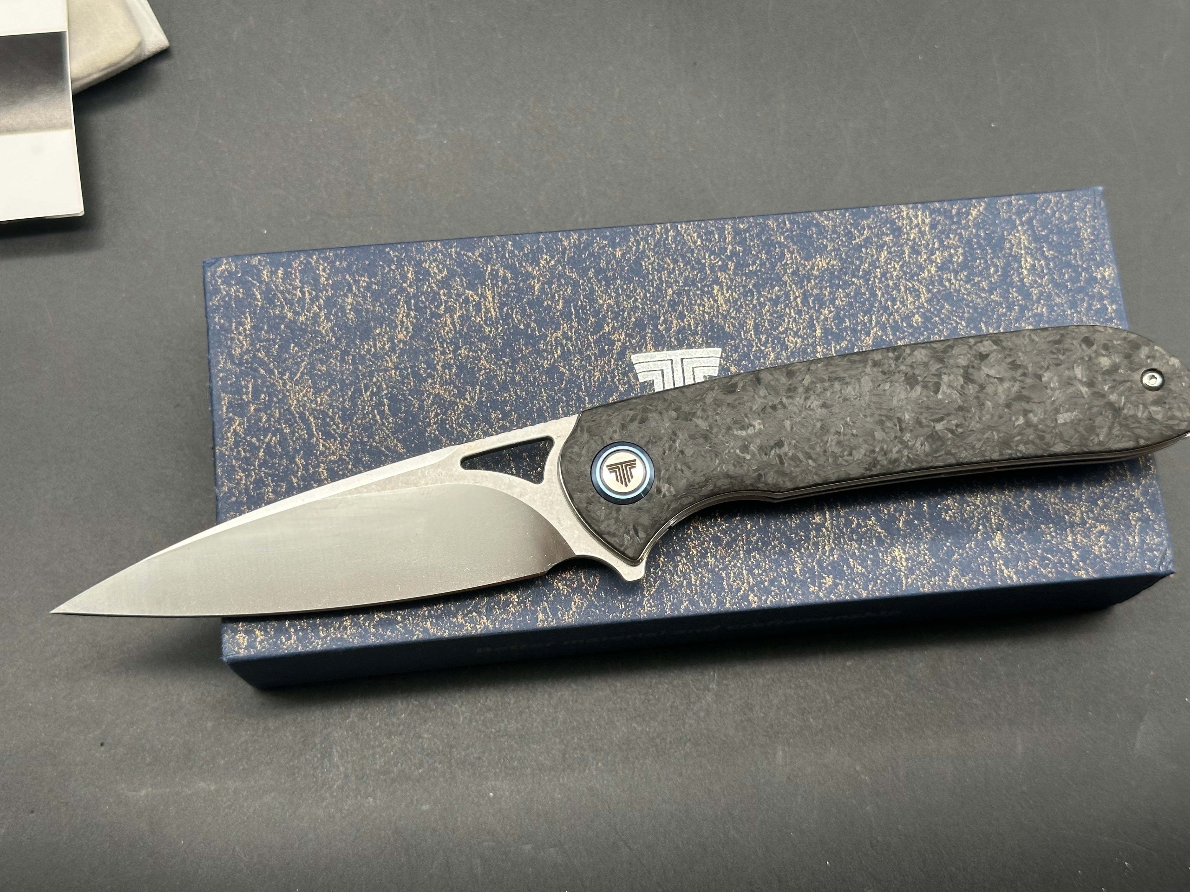 TRIVISA SGR-05 FOLDING KNIFE CARBON FIBER HANDLE