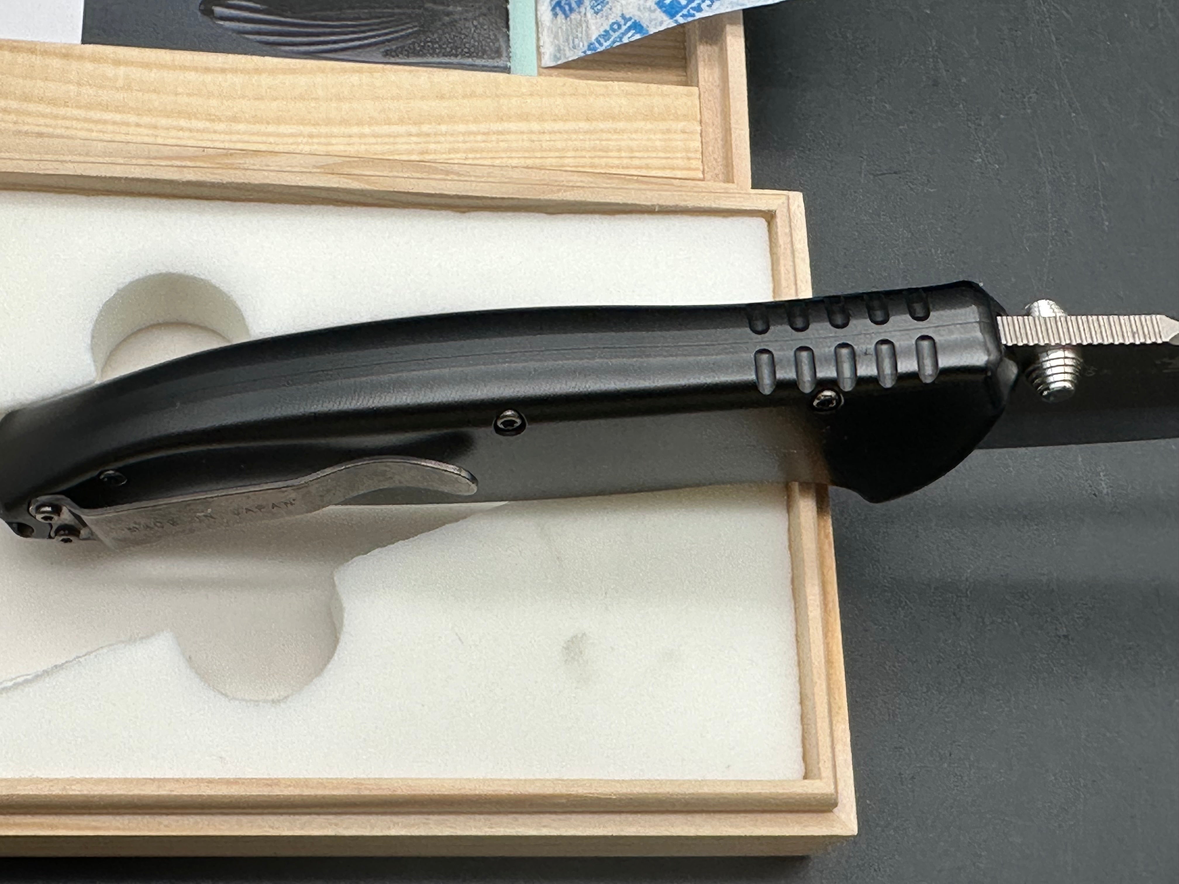 Rockstead Shin WIth mirror polished blade