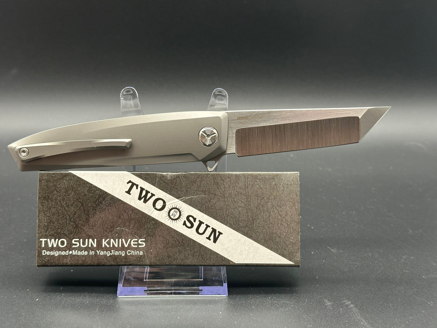 TWOSUN TS295-D2 FOLDING KNIFE GRAY TITANIUM HANDLE FLIPPER D2 PLAIN EDGE