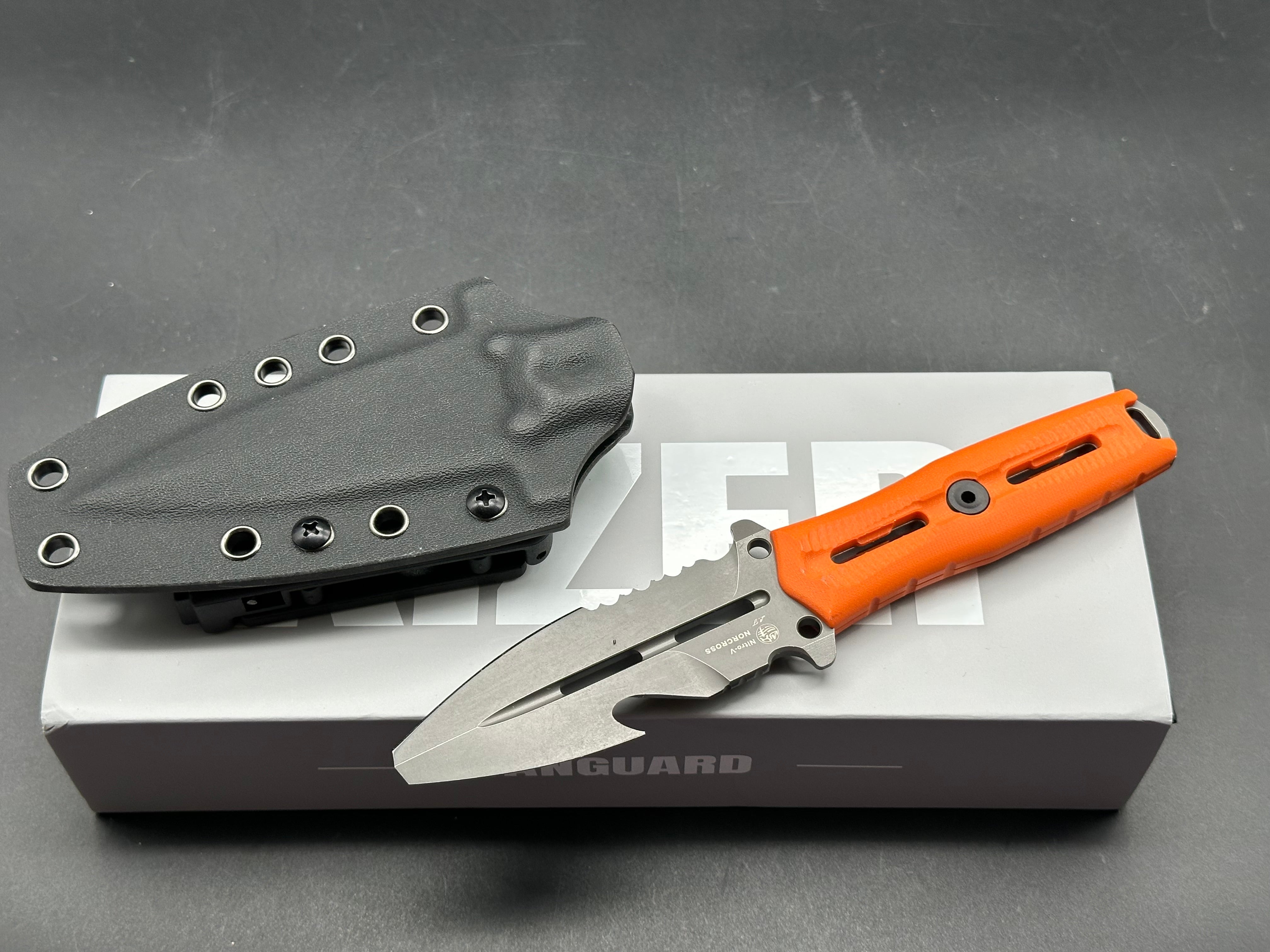 KIZER NORCROSS FIXED BLADE ORANGE G10 HANDLE NITRO-V SPEAR POINT PARTIALLY SERRATED EDGE