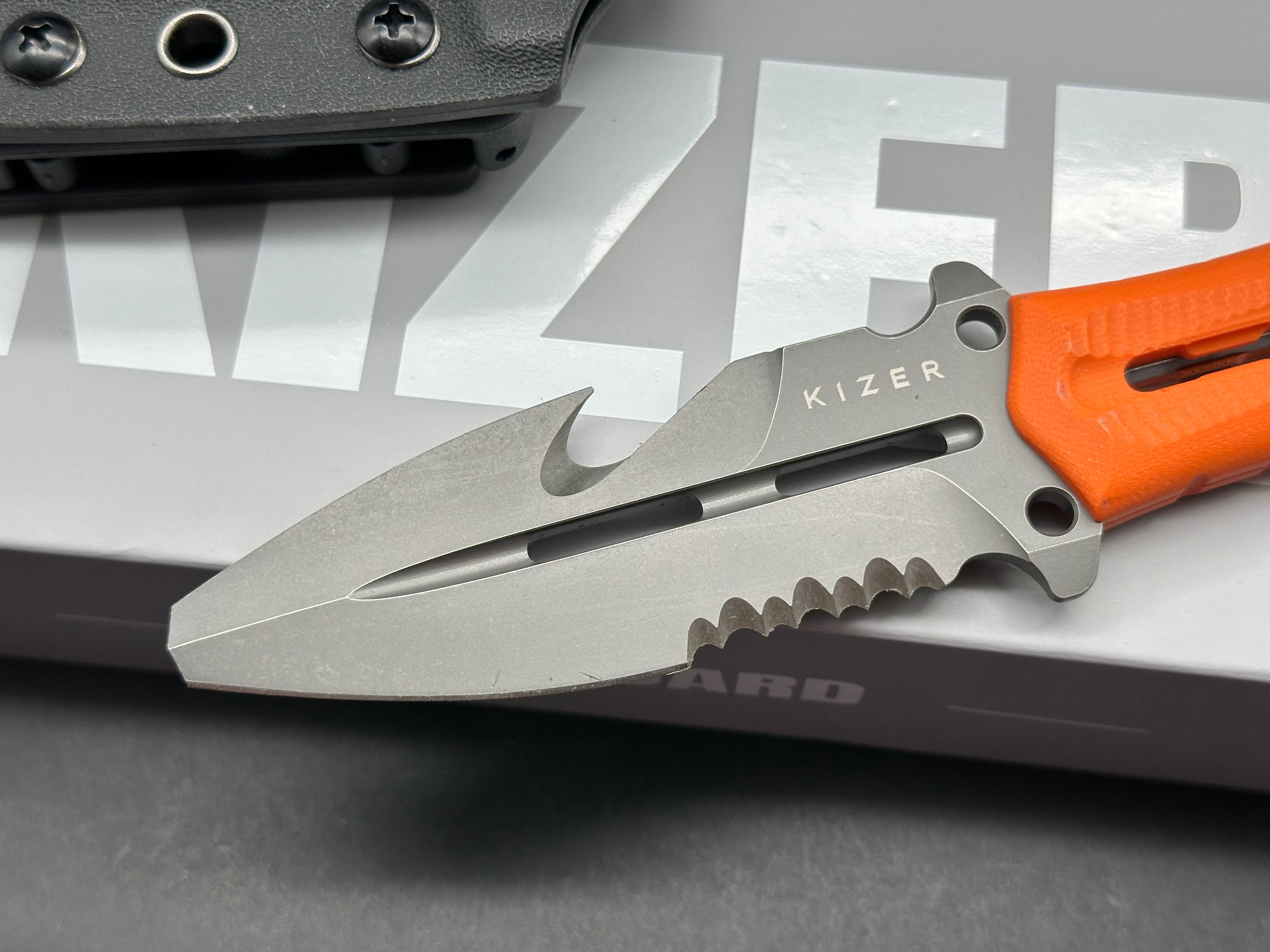 KIZER NORCROSS FIXED BLADE ORANGE G10 HANDLE NITRO-V SPEAR POINT PARTIALLY SERRATED EDGE