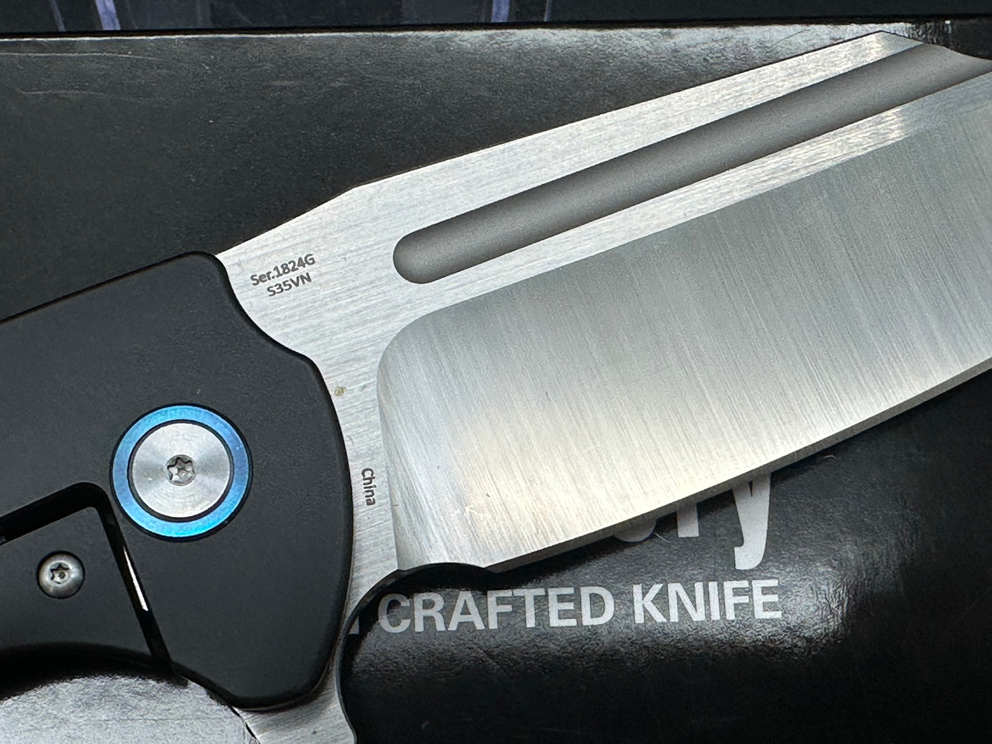 Artisan Cutlery Mastiff titanium/CF handle w/S35VN blade