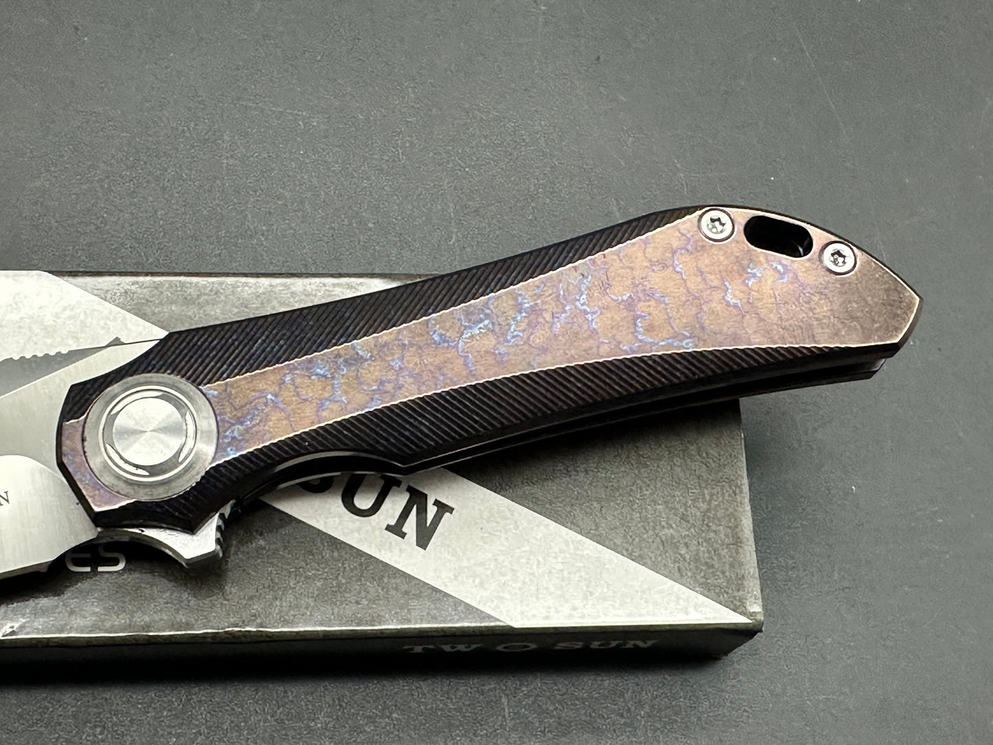 TWOSUN TS196 COLOR FOLDING KNIFE BLUE/MULTI COLOR TITANIUM HANDLE M390 PLAIN EDGE