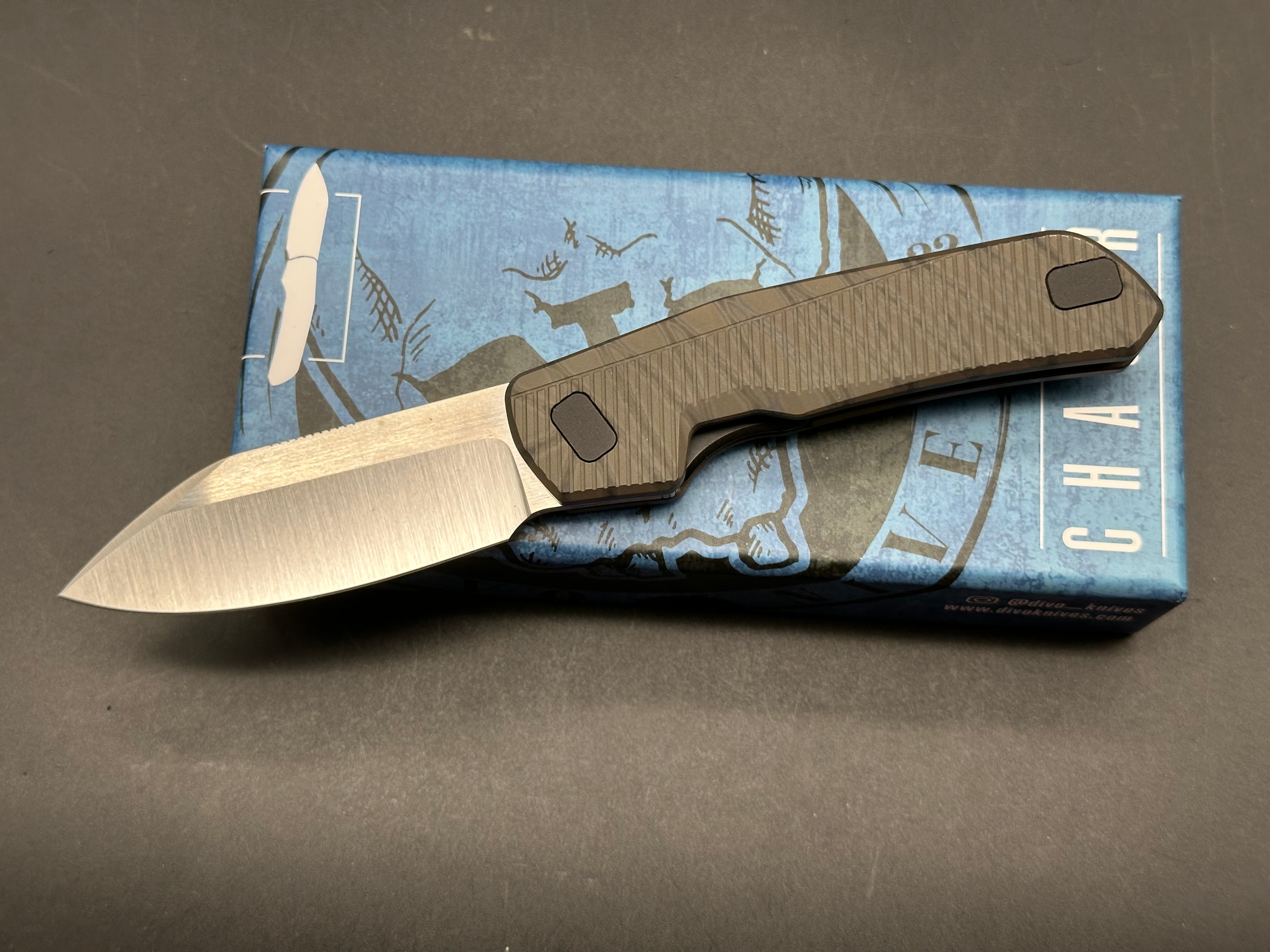 Divo Chaser flamed titanium handle w/S90V blade