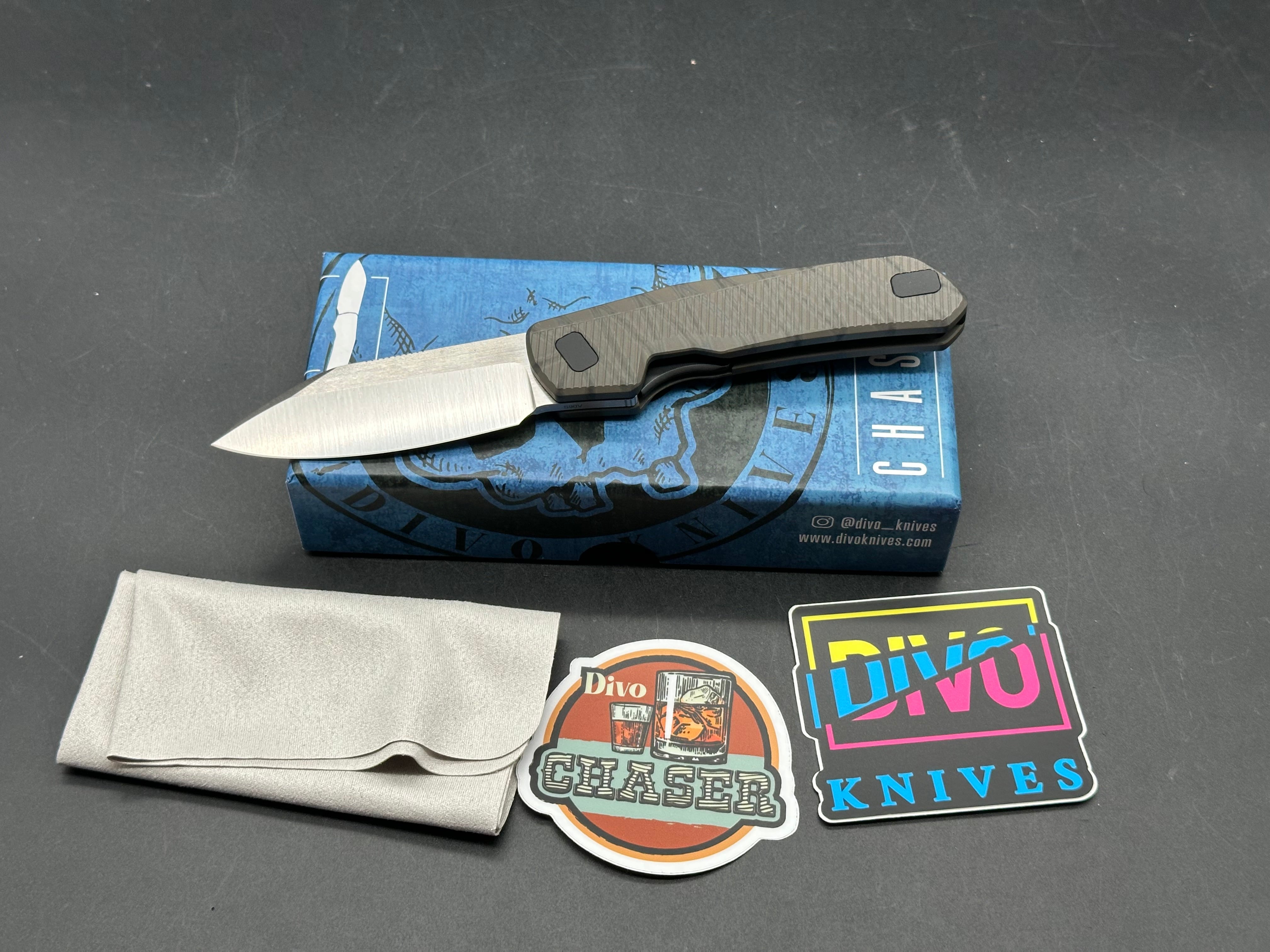Divo Chaser flamed titanium handle w/S90V blade