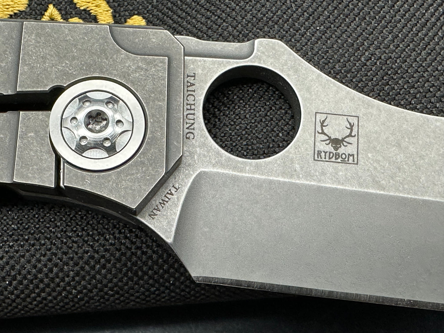 Spyderco Stovepipe Frame Lock Knife Titanium (2.8" Stonewash)