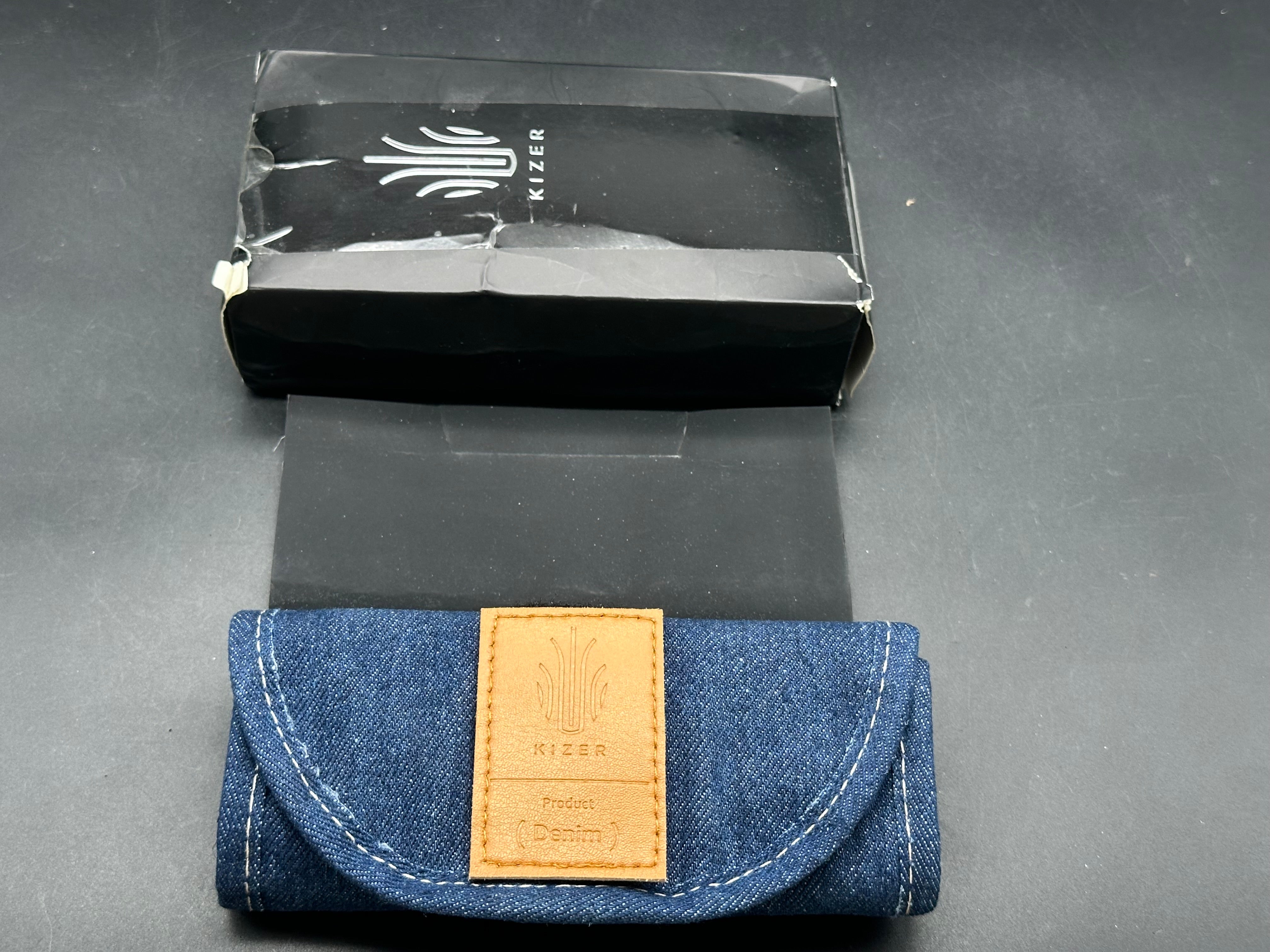 Kizer Sheepdog Liner Lock Thumb Hole Denim Micarta (3.25" Black SW)